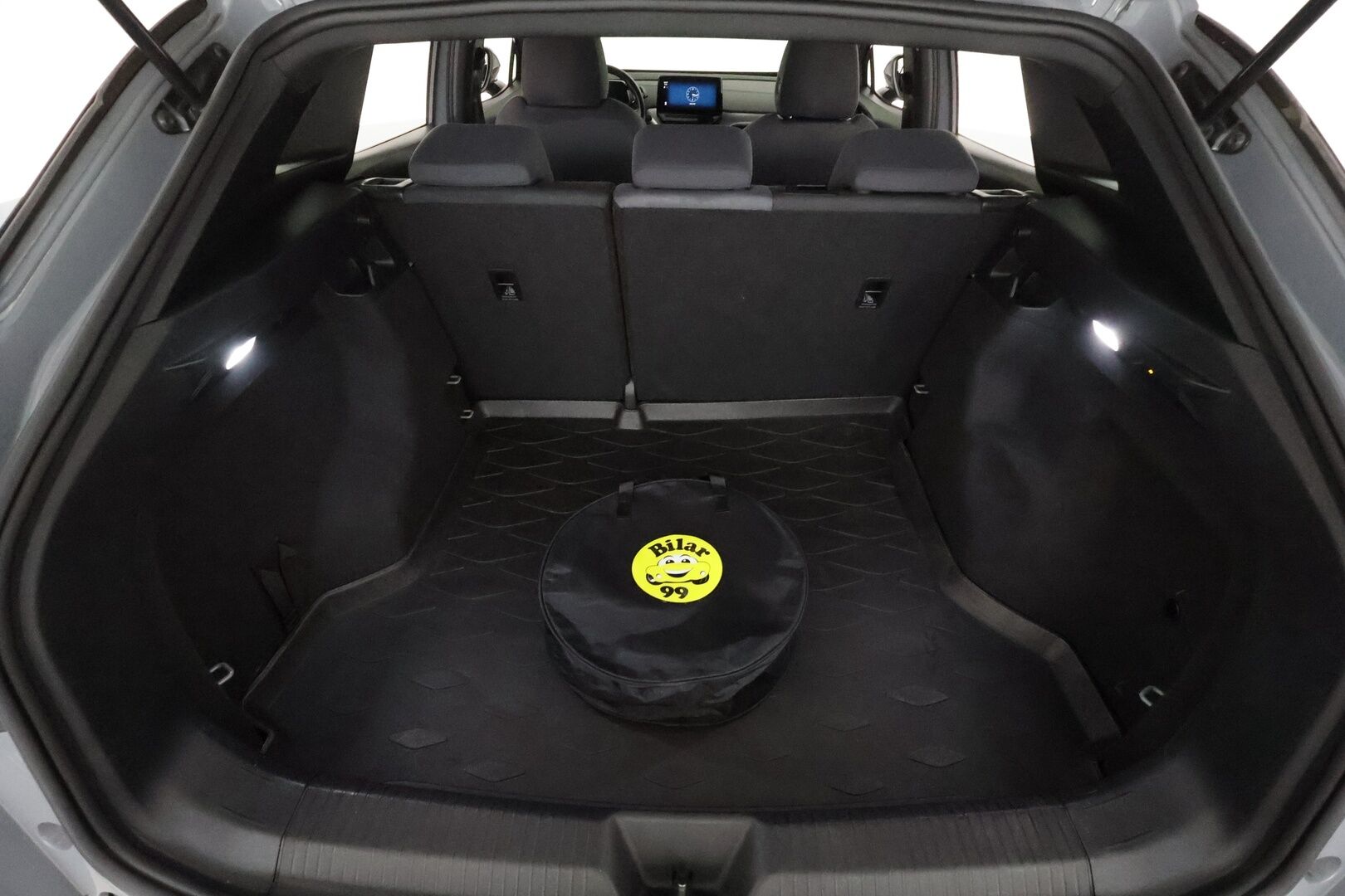 VOLKSWAGEN ID.4 2022 150kW Pro Performance **Lämpöpumppu / Koukku / Adapt.Vakkari / LED-valot / P.Tutkat / Navi / Kaistavahti** - Akku kuntotarkastettu / Kahdet Renkaat