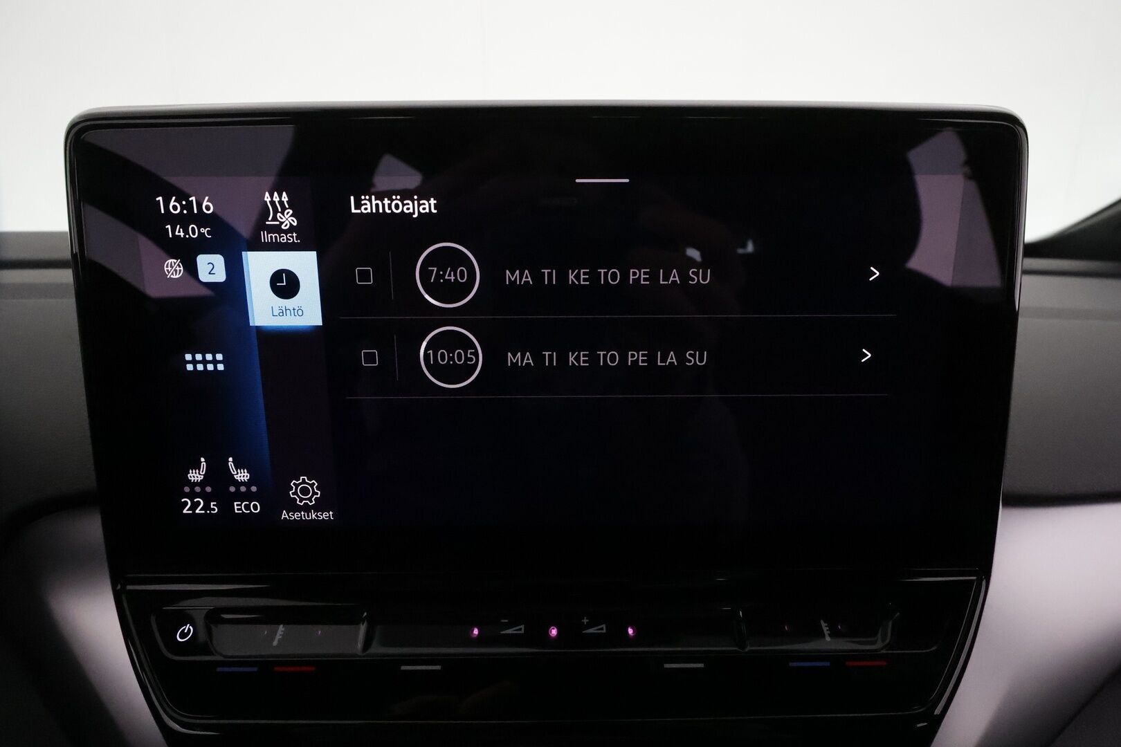 VOLKSWAGEN ID.4 2022 150kW Pro Performance **Lämpöpumppu / Koukku / Adapt.Vakkari / LED-valot / P.Tutkat / Navi / Kaistavahti** - Akku kuntotarkastettu / Kahdet Renkaat