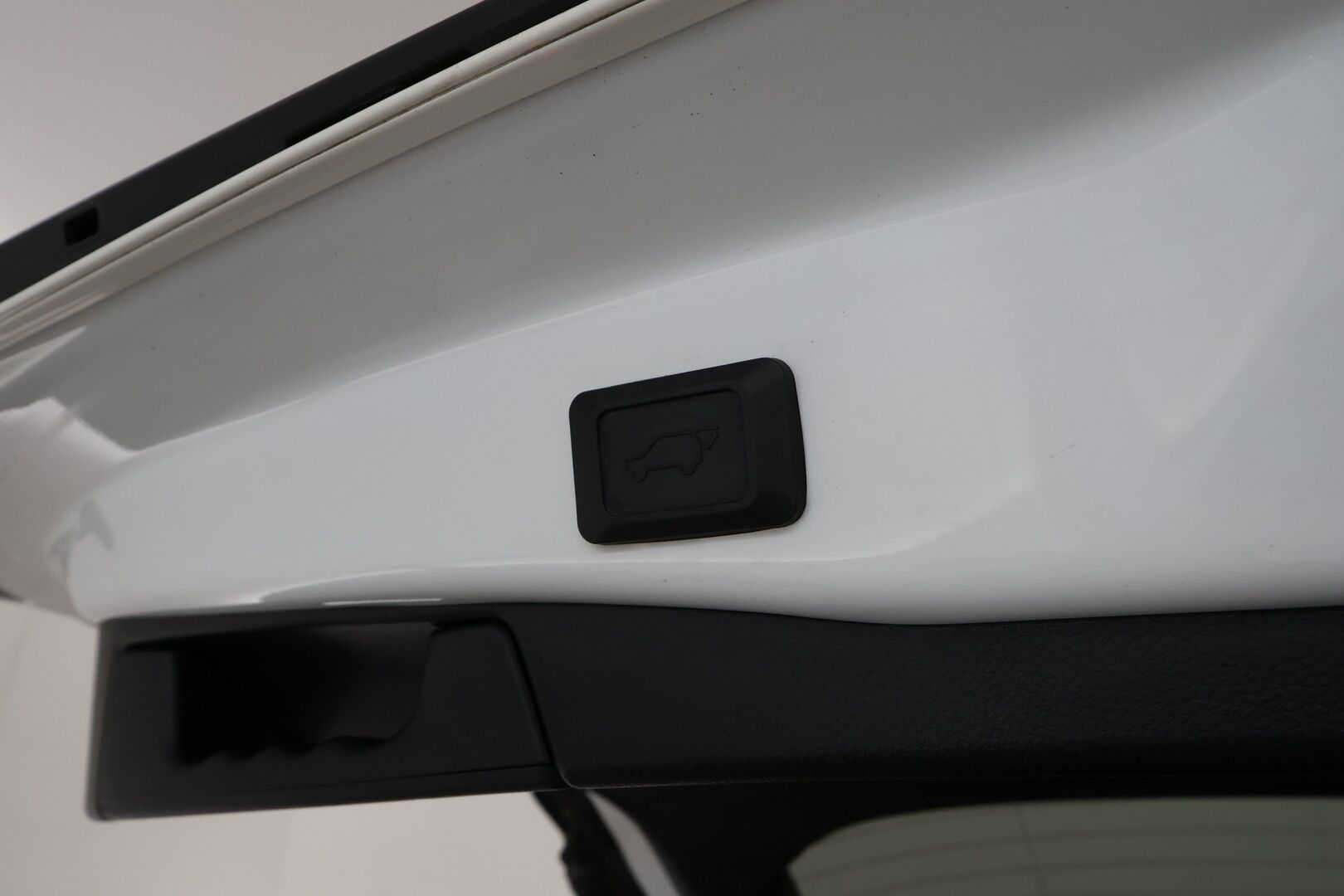 TOYOTA RAV4 PLUG-IN 2021 Hybrid 2,5 AWD-i Style **Adapt.Vakkari / LED-valot / Sisätilanlämmitin / P.Kamera / Koukku / Kaistavahti / Keyless** - 2x Latauskaapelit / Kahdet Renkaat