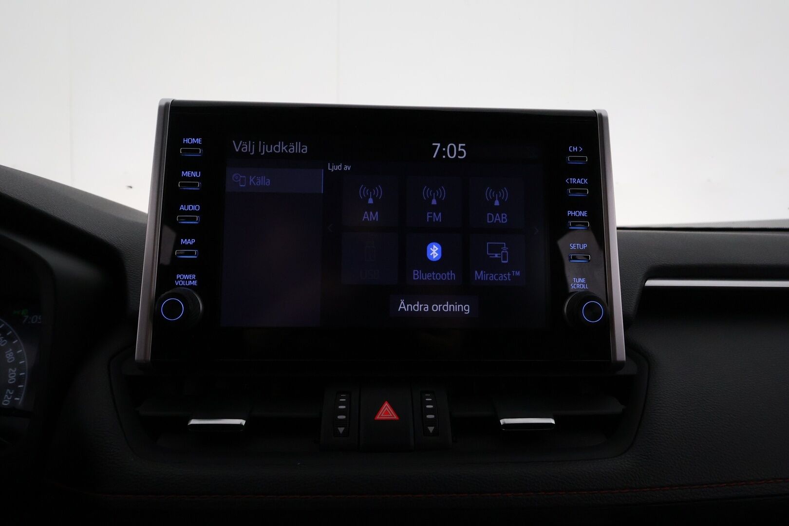 TOYOTA RAV4 PLUG-IN 2021 Hybrid 2,5 AWD-i Style **Adapt.Vakkari / LED-valot / Sisätilanlämmitin / P.Kamera / Koukku / Kaistavahti / Keyless** - 2x Latauskaapelit / Kahdet Renkaat