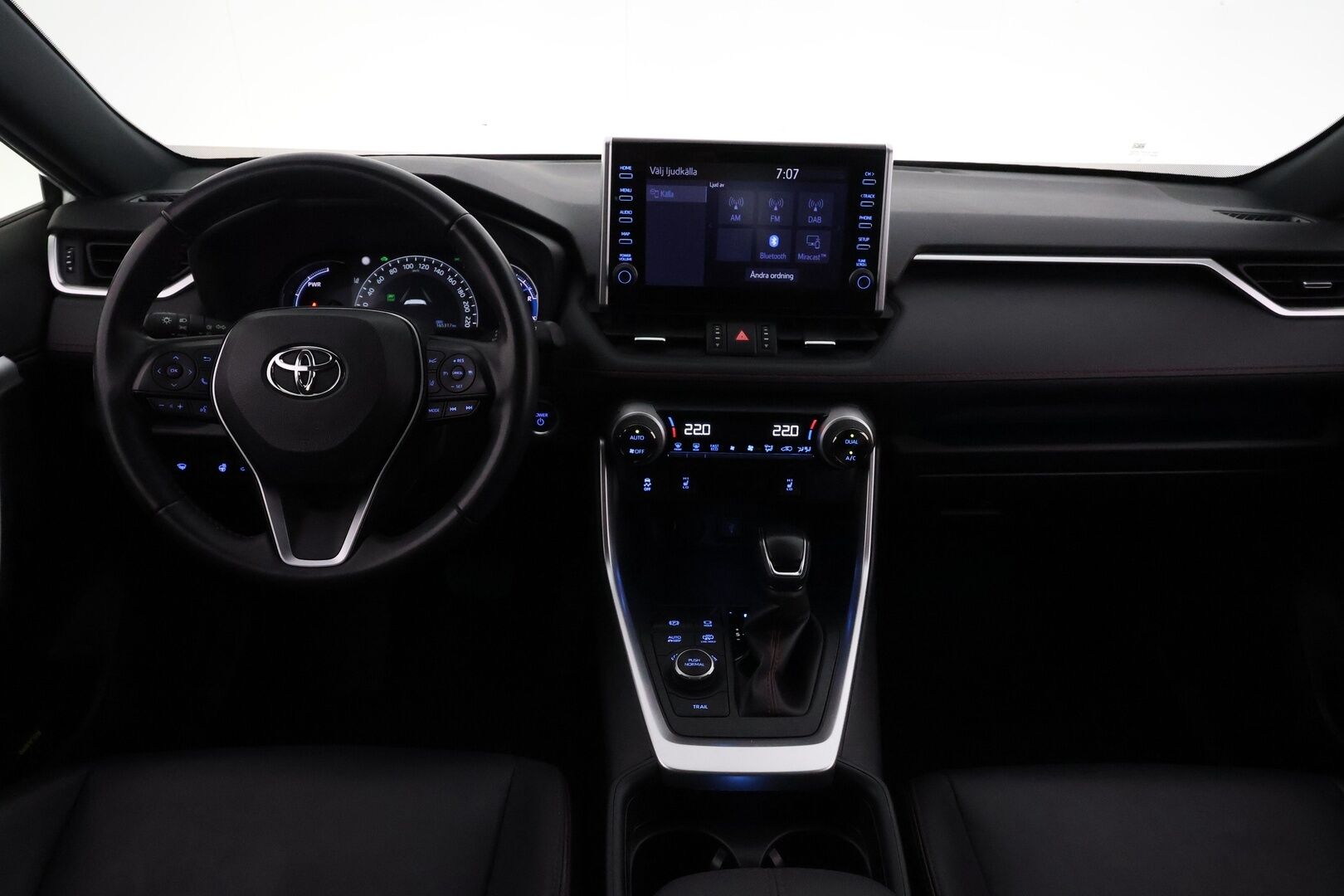 TOYOTA RAV4 PLUG-IN 2021 Hybrid 2,5 AWD-i Style **Adapt.Vakkari / LED-valot / Sisätilanlämmitin / P.Kamera / Koukku / Kaistavahti / Keyless** - 2x Latauskaapelit / Kahdet Renkaat