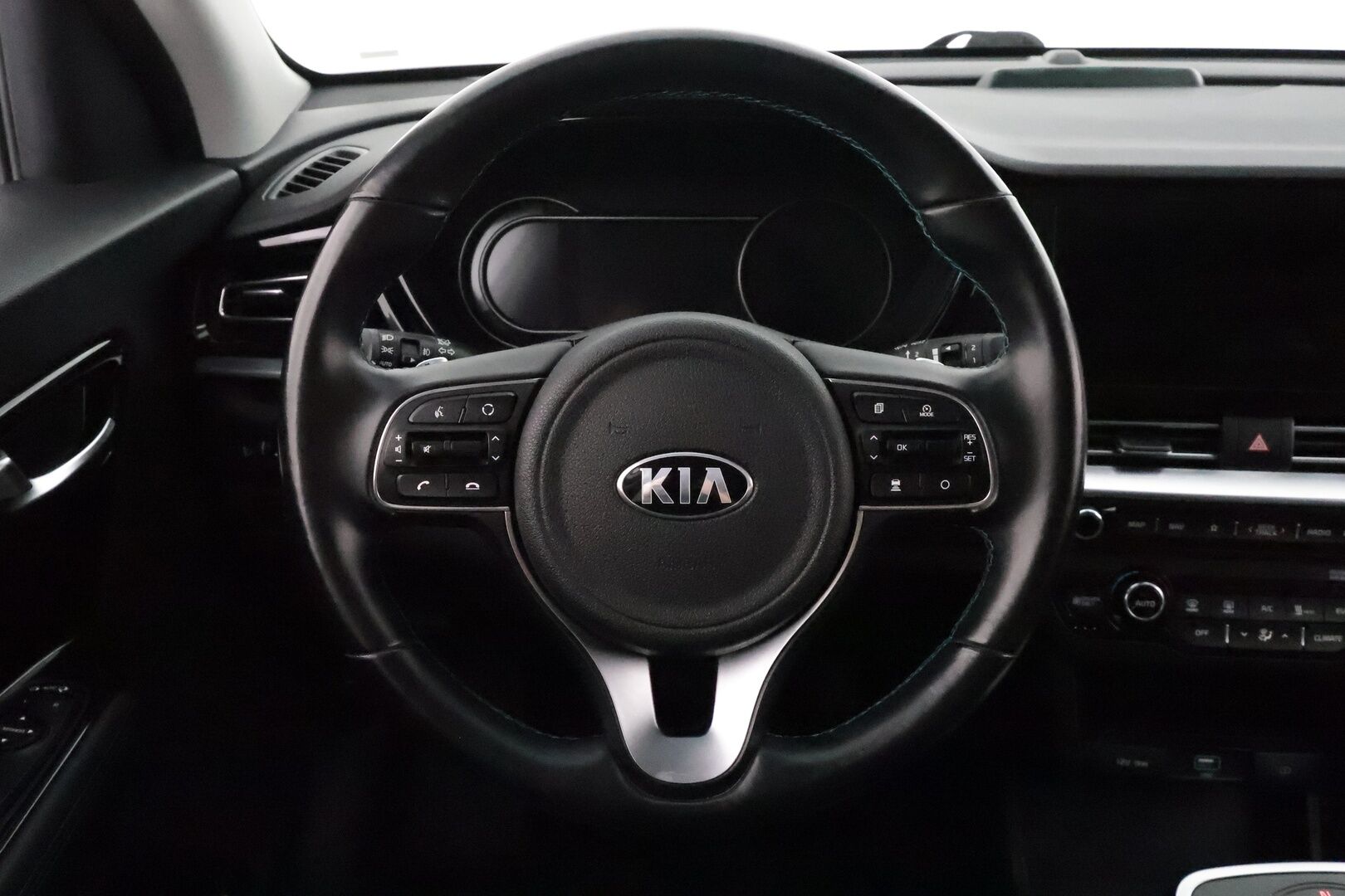 KIA NIRO 2021 Business 204 hv **Adapt.Vakkari / P.kamera / Navi / Kaistavahti / Puolinahat / Digimittaristo / KeylessGO** - Akku kuntotarkastettu! / Kahdet Renkaat