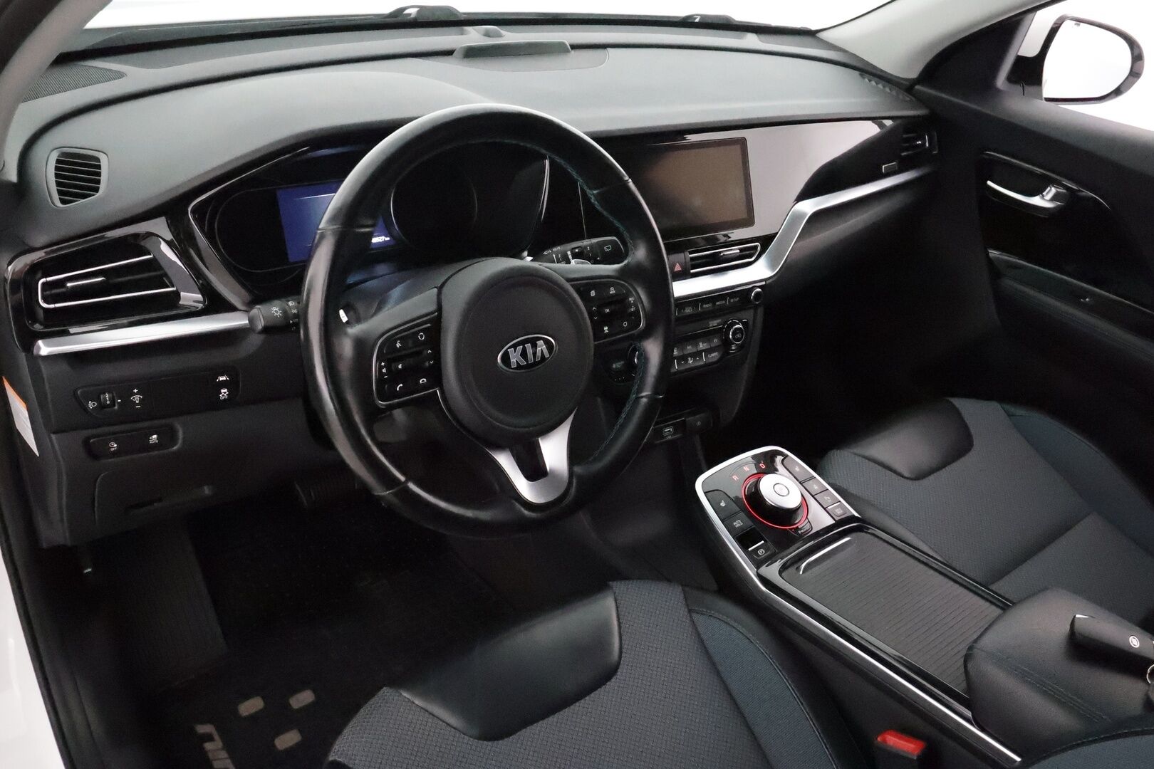 KIA NIRO 2021 Business 204 hv **Adapt.Vakkari / P.kamera / Navi / Kaistavahti / Puolinahat / Digimittaristo / KeylessGO** - Akku kuntotarkastettu! / Kahdet Renkaat