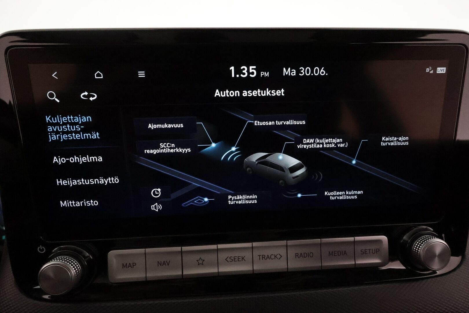 HYUNDAI KONA 2021 electric 64 kWh 204 hv Style **Lämpöpumppu / Adapt.vakkari / Kattoluukku / Ilmastoidut penkit / P.kamera / Apple&Android** - Merkkihuollettu / Kahdet renkaat vanteilla