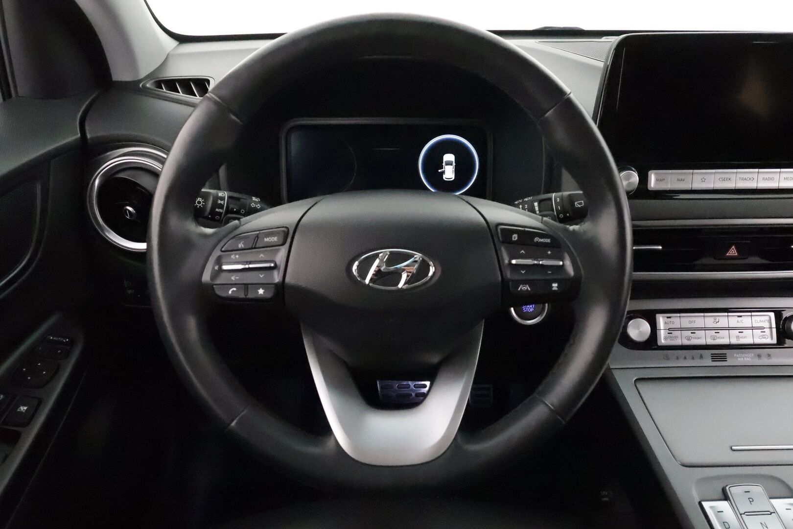 HYUNDAI KONA 2021 electric 64 kWh 204 hv Style **Lämpöpumppu / Adapt.vakkari / Kattoluukku / Ilmastoidut penkit / P.kamera / Apple&Android** - Merkkihuollettu / Kahdet renkaat vanteilla