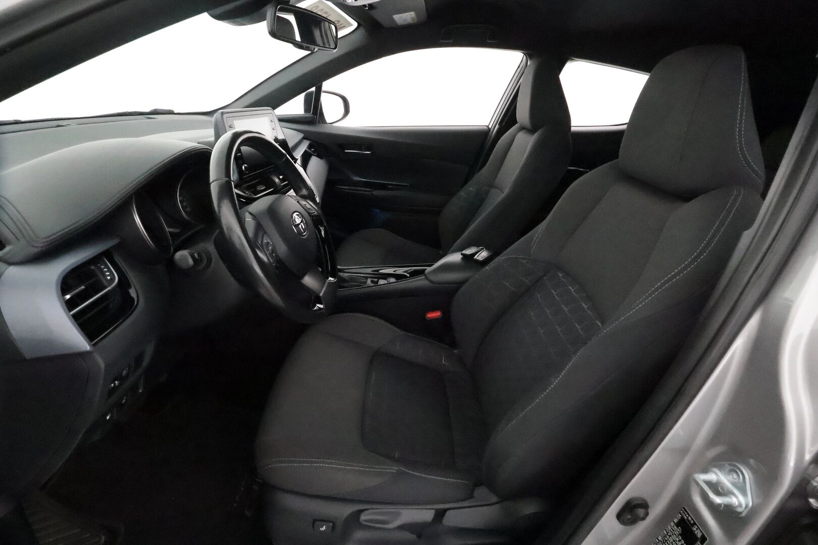 TOYOTA C-HR 2021 1.8 Hybrid X-Edition **Adapt.Vakkari / LED-valot / P.Kamera / Kaistavahti / Apple&Android / KeylessGO** - Kahdet Renkaat