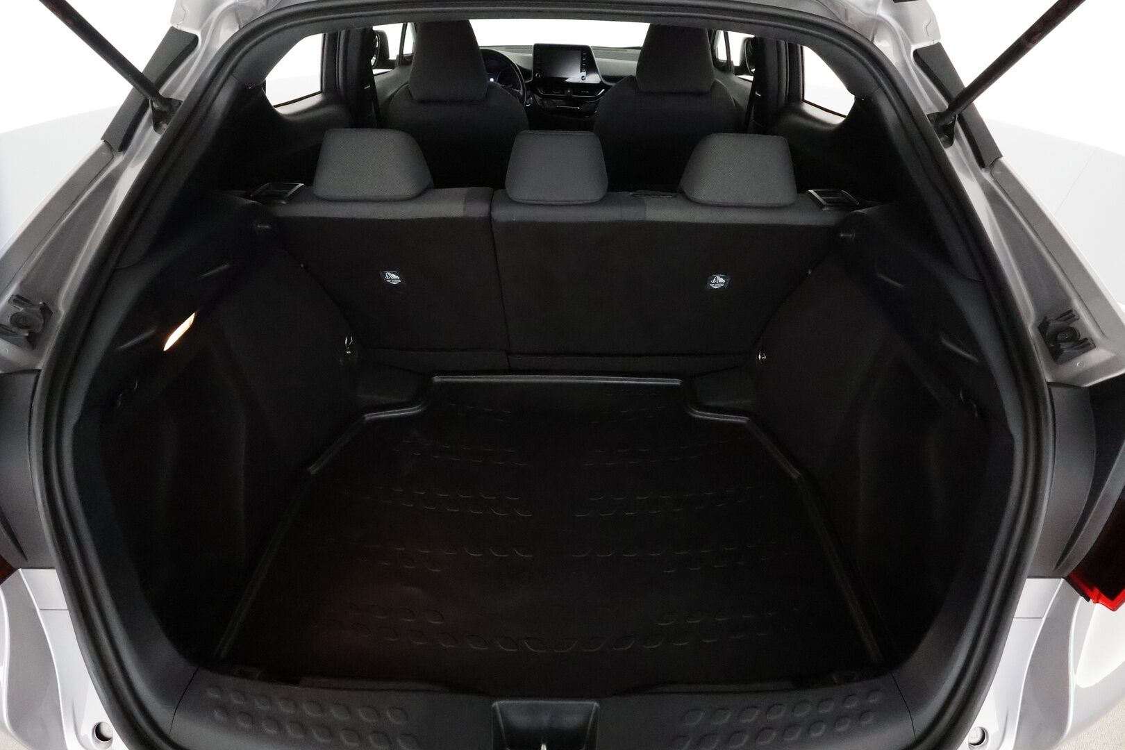 TOYOTA C-HR 2021 1.8 Hybrid X-Edition **Adapt.Vakkari / LED-valot / P.Kamera / Kaistavahti / Apple&Android / KeylessGO** - Kahdet Renkaat