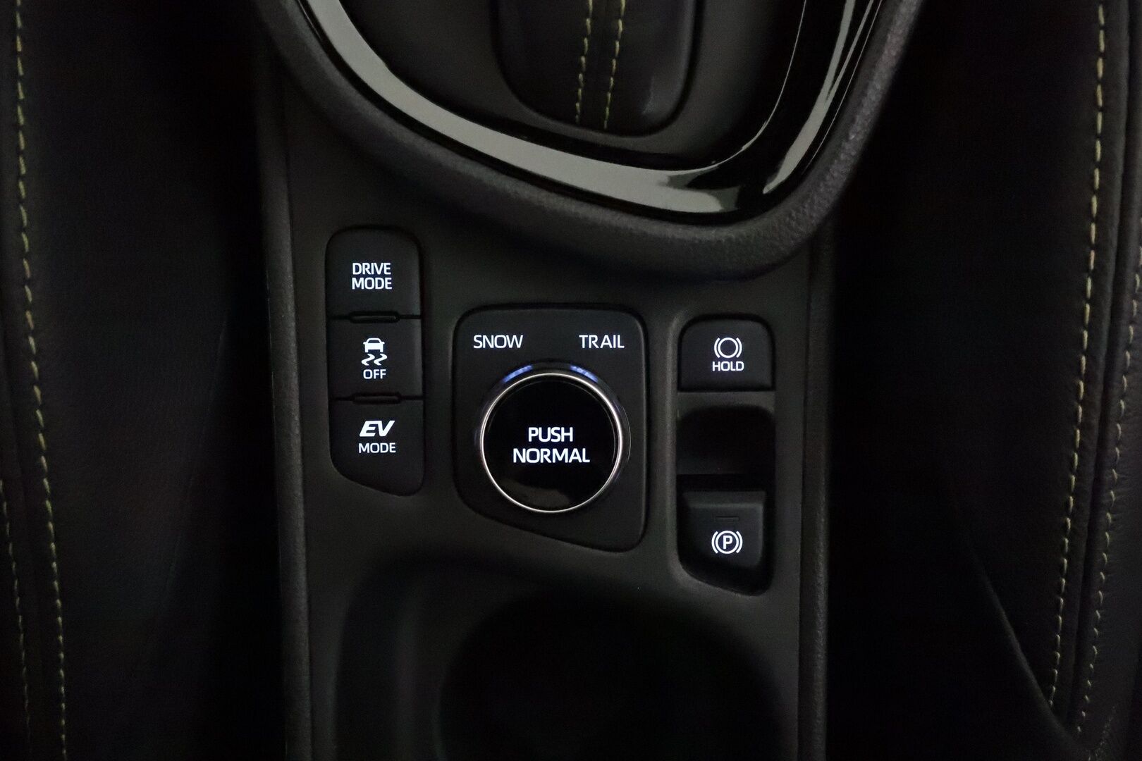 TOYOTA YARIS CROSS 2022 1,5 Hybrid AWD-i Adventure **Adapt.vakkari / Navi / P.kamera / KeylessGo / Puolinahat** - *Upea metalliväri / Haluttu Adventure malli / Kahdet renkaat vantein / Hyödynnä rahoitustarjous!*