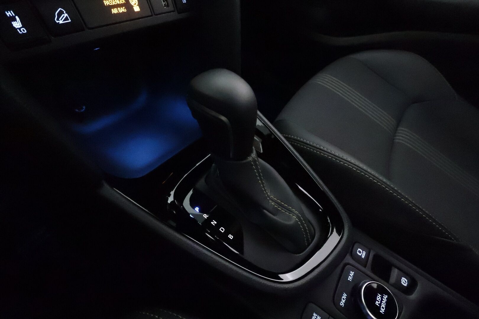 TOYOTA YARIS CROSS 2022 1,5 Hybrid AWD-i Adventure **Adapt.vakkari / Navi / P.kamera / KeylessGo / Puolinahat** - *Upea metalliväri / Haluttu Adventure malli / Kahdet renkaat vantein / Hyödynnä rahoitustarjous!*