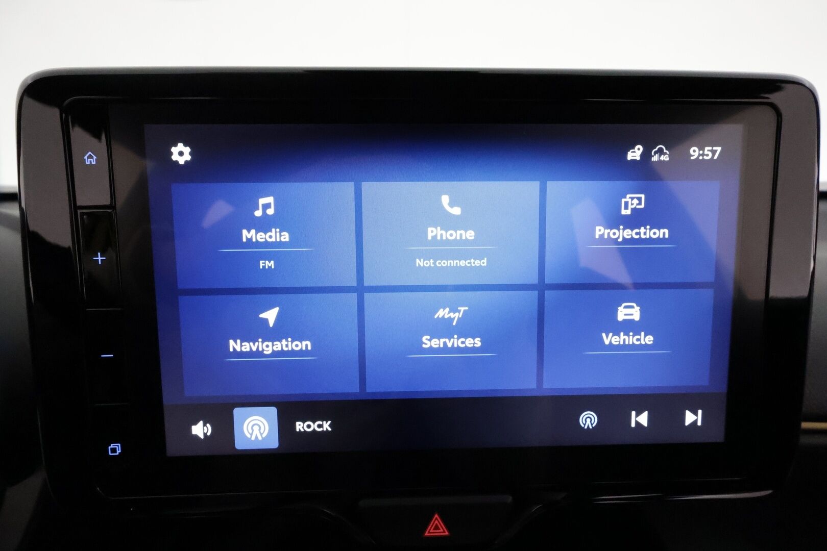 TOYOTA YARIS CROSS 2022 1,5 Hybrid AWD-i Adventure **Adapt.vakkari / Navi / P.kamera / KeylessGo / Puolinahat** - *Upea metalliväri / Haluttu Adventure malli / Kahdet renkaat vantein / Hyödynnä rahoitustarjous!*