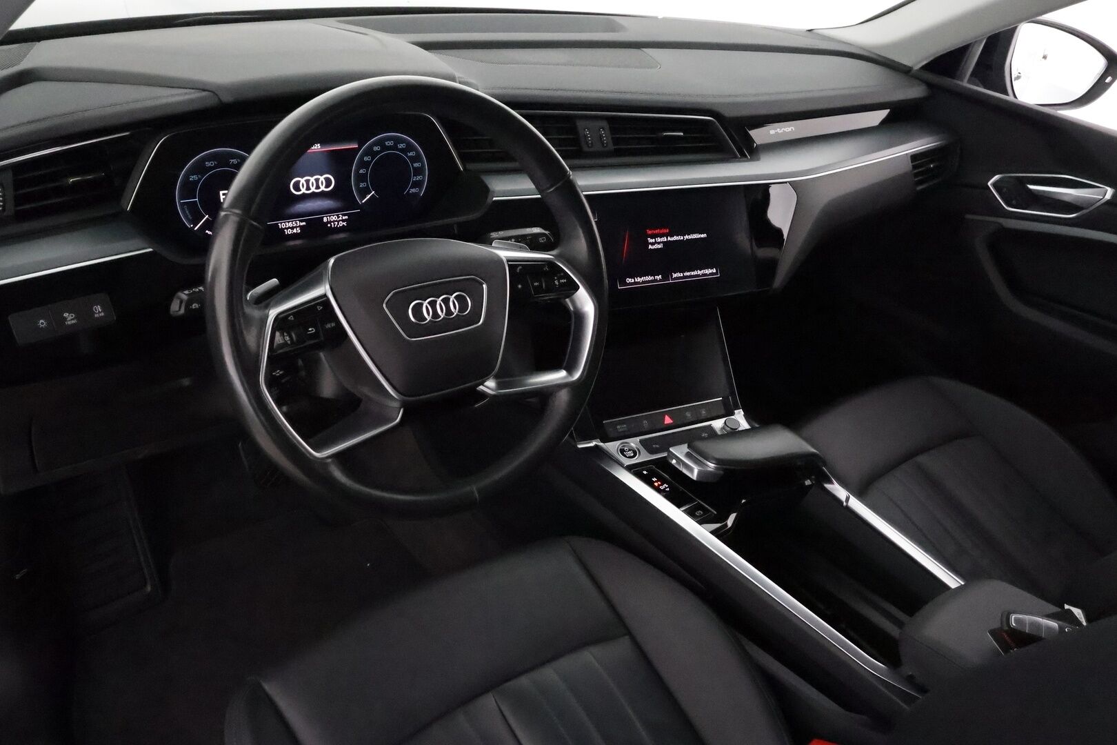 AUDI E-TRON 2022 55 Quattro 408hv 95kWh Proline **Adapt.vakkari / Koukku / Muistipenkki / Nahat / P.tutkat / Digimittaristo** - 3,99 % KORKOTARJOUS TÄHÄN AUTOON - Merkkihuollettu / Akku kuntotarkastettu!