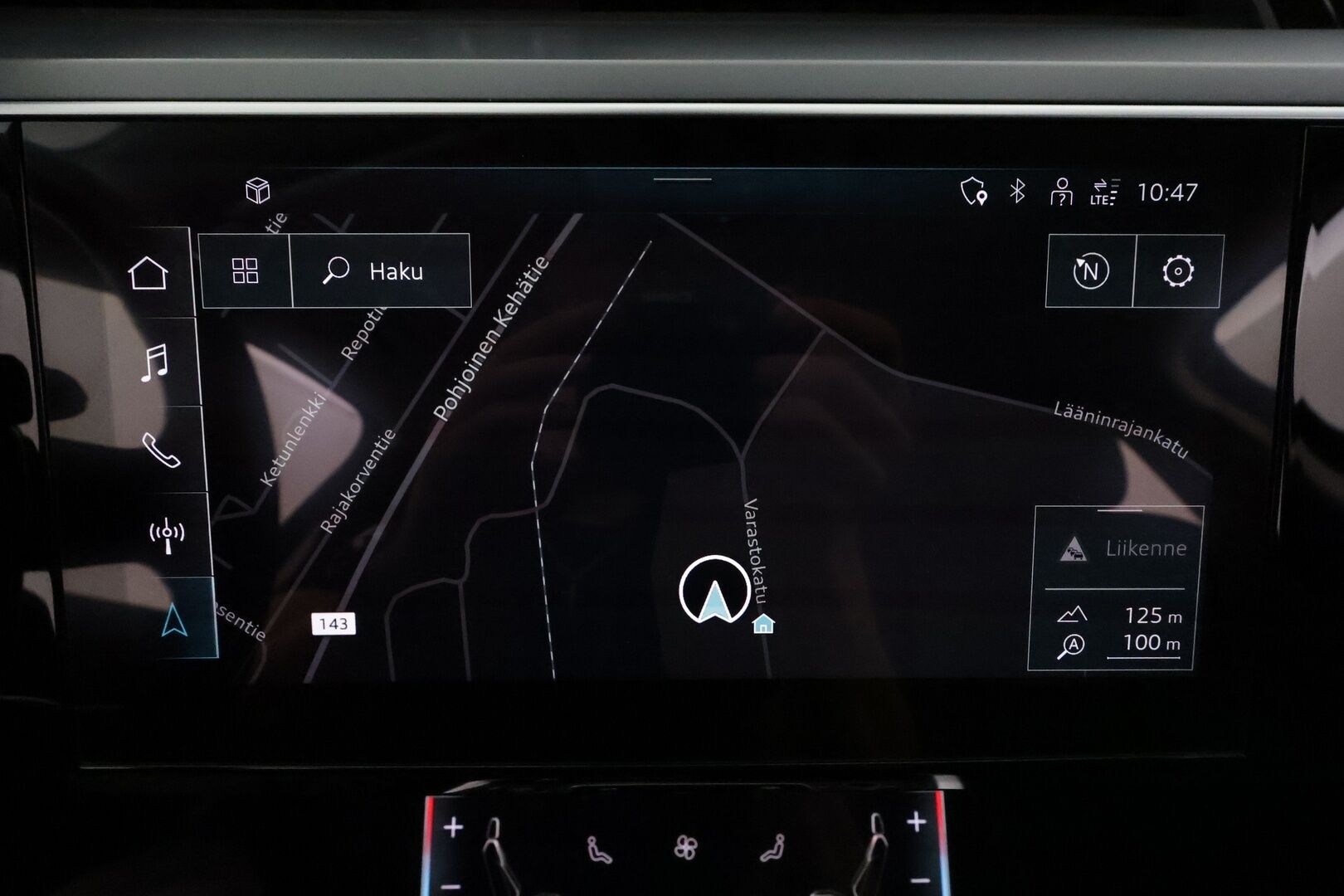 AUDI E-TRON 2022 55 Quattro 408hv 95kWh Proline **Adapt.vakkari / Koukku / Muistipenkki / Nahat / P.tutkat / Digimittaristo** - 3,99 % KORKOTARJOUS TÄHÄN AUTOON - Merkkihuollettu / Akku kuntotarkastettu!