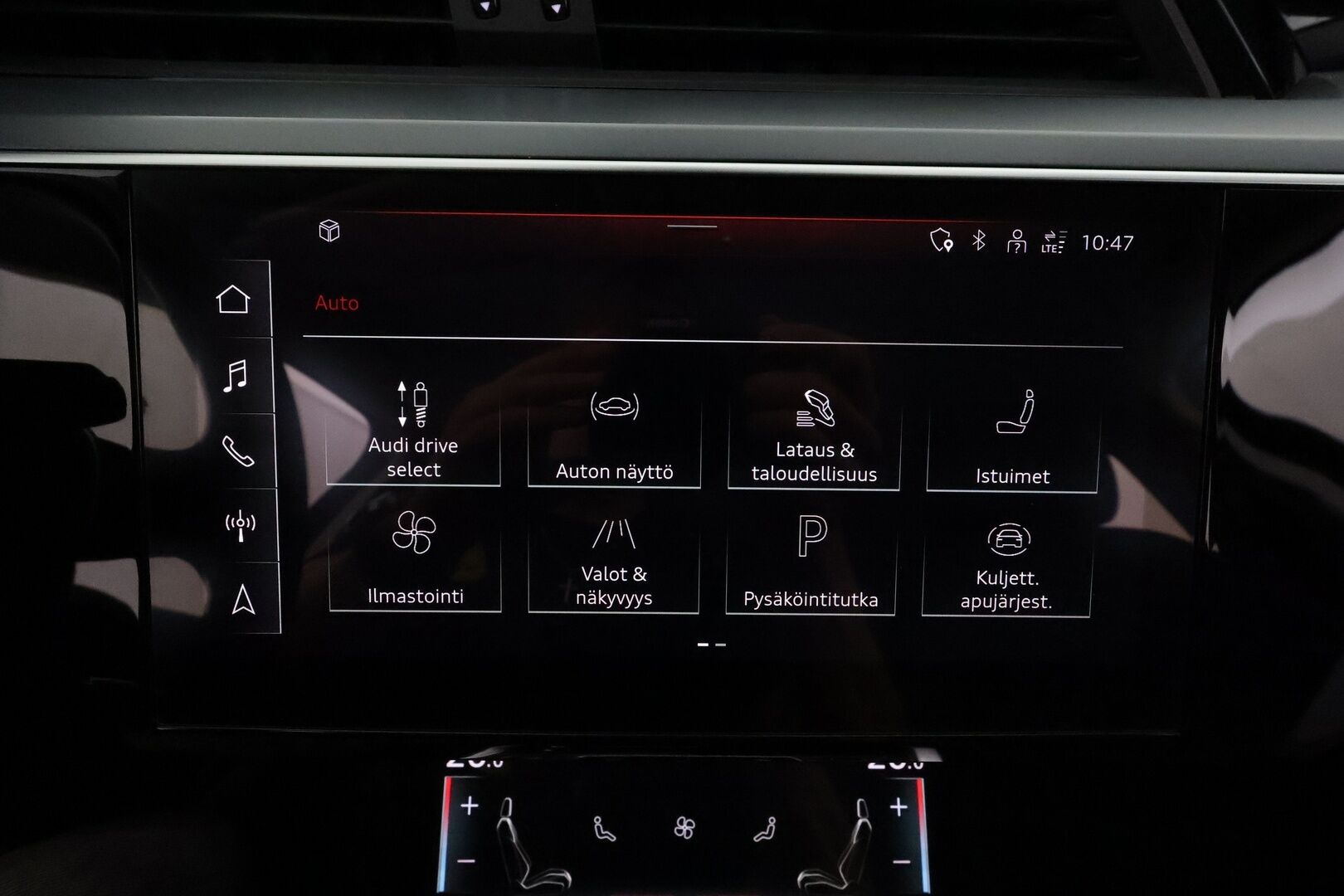 AUDI E-TRON 2022 55 Quattro 408hv 95kWh Proline **Adapt.vakkari / Koukku / Muistipenkki / Nahat / P.tutkat / Digimittaristo** - 3,99 % KORKOTARJOUS TÄHÄN AUTOON - Merkkihuollettu / Akku kuntotarkastettu!