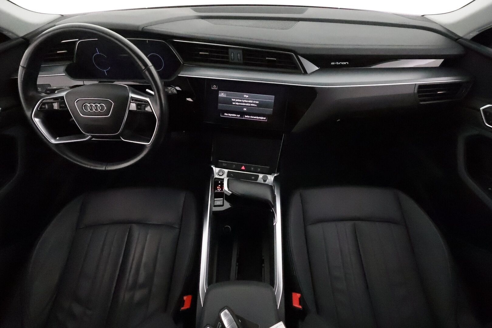 AUDI E-TRON 2022 55 Quattro 408hv 95kWh Proline **Adapt.vakkari / Koukku / Muistipenkki / Nahat / P.tutkat / Digimittaristo** - 3,99 % KORKOTARJOUS TÄHÄN AUTOON - Merkkihuollettu / Akku kuntotarkastettu!