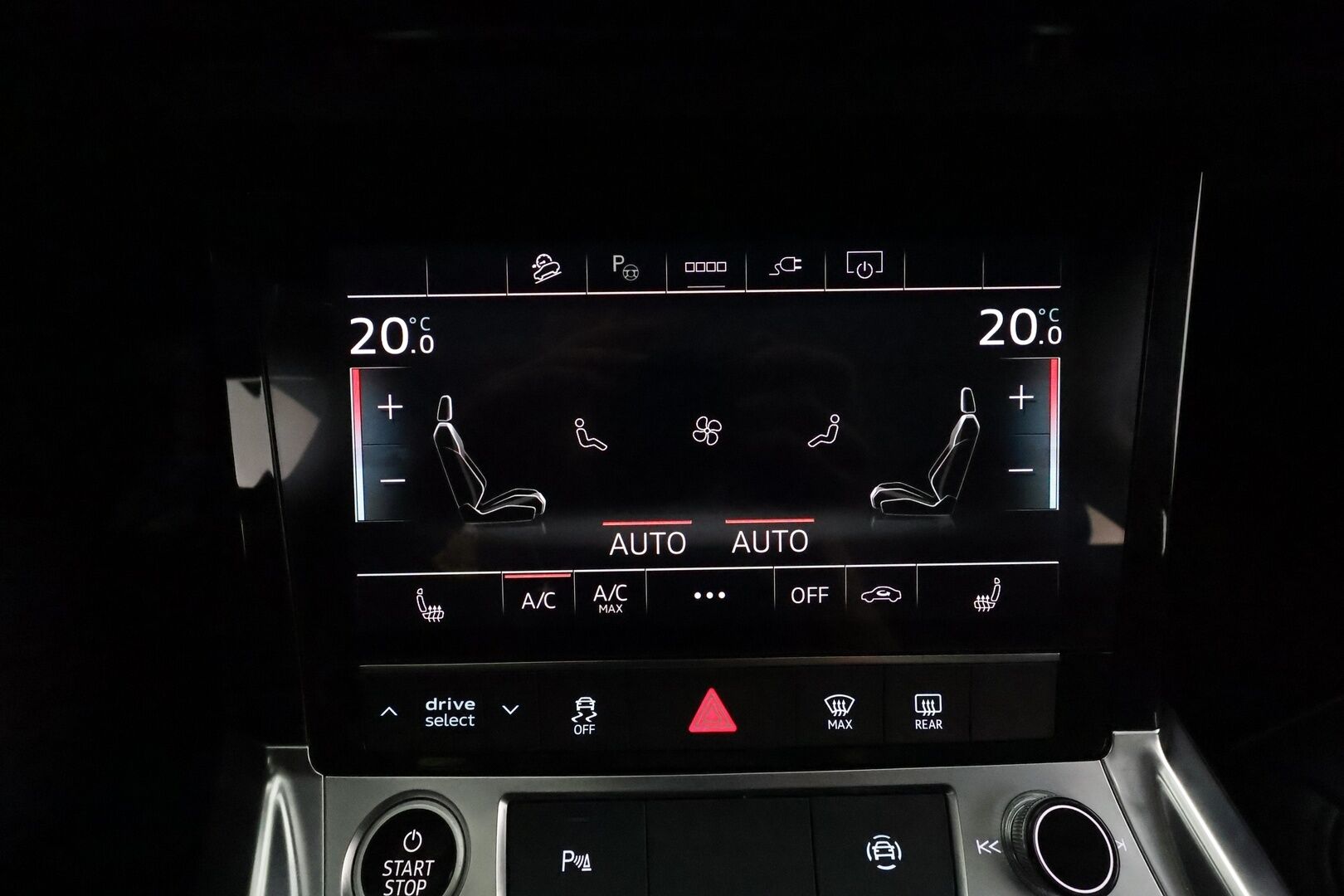 AUDI E-TRON 2022 55 Quattro 408hv 95kWh Proline **Adapt.vakkari / Koukku / Muistipenkki / Nahat / P.tutkat / Digimittaristo** - 3,99 % KORKOTARJOUS TÄHÄN AUTOON - Merkkihuollettu / Akku kuntotarkastettu!