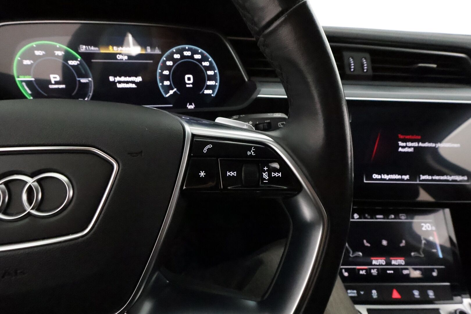AUDI E-TRON 2022 55 Quattro 408hv 95kWh Proline **Adapt.vakkari / Koukku / Muistipenkki / Nahat / P.tutkat / Digimittaristo** - 3,99 % KORKOTARJOUS TÄHÄN AUTOON - Merkkihuollettu / Akku kuntotarkastettu!