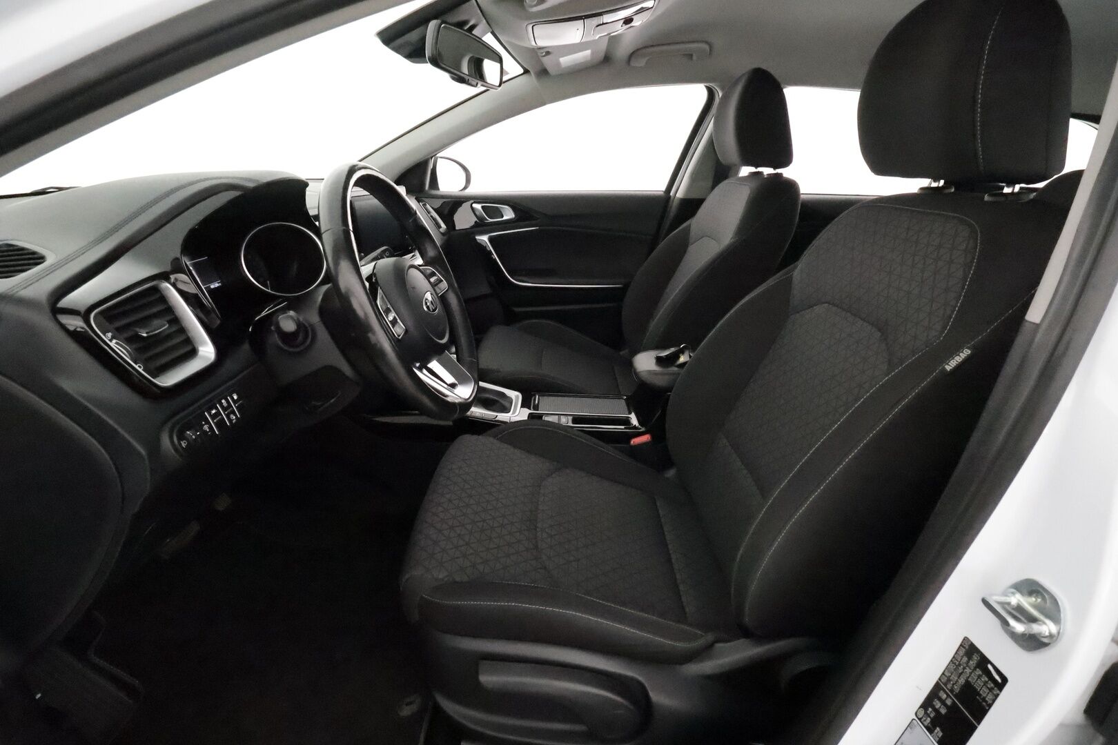 KIA CEED 2021 SW 1.6 GDI DCT Plug-in-hybrid Vision **Vakkari / P.kamera / Ratinlämmitin / KeylessGo** - Merkkihuollettu