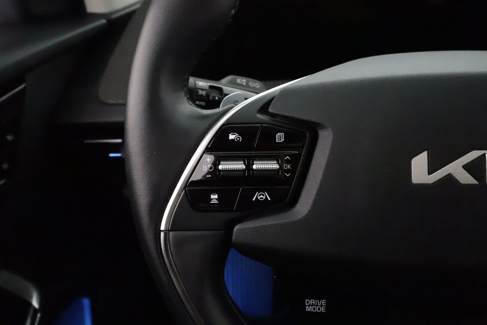 KIA EV6 2022 AWD 77 kWh 325 hv **HUD / Meridian / Ilmastoidut nahat / Adapt.vakkari / Lämpöpumppu / 360.kamera / LED** - 3,99 % KORKOTARJOUS TÄHÄN AUTOON - 