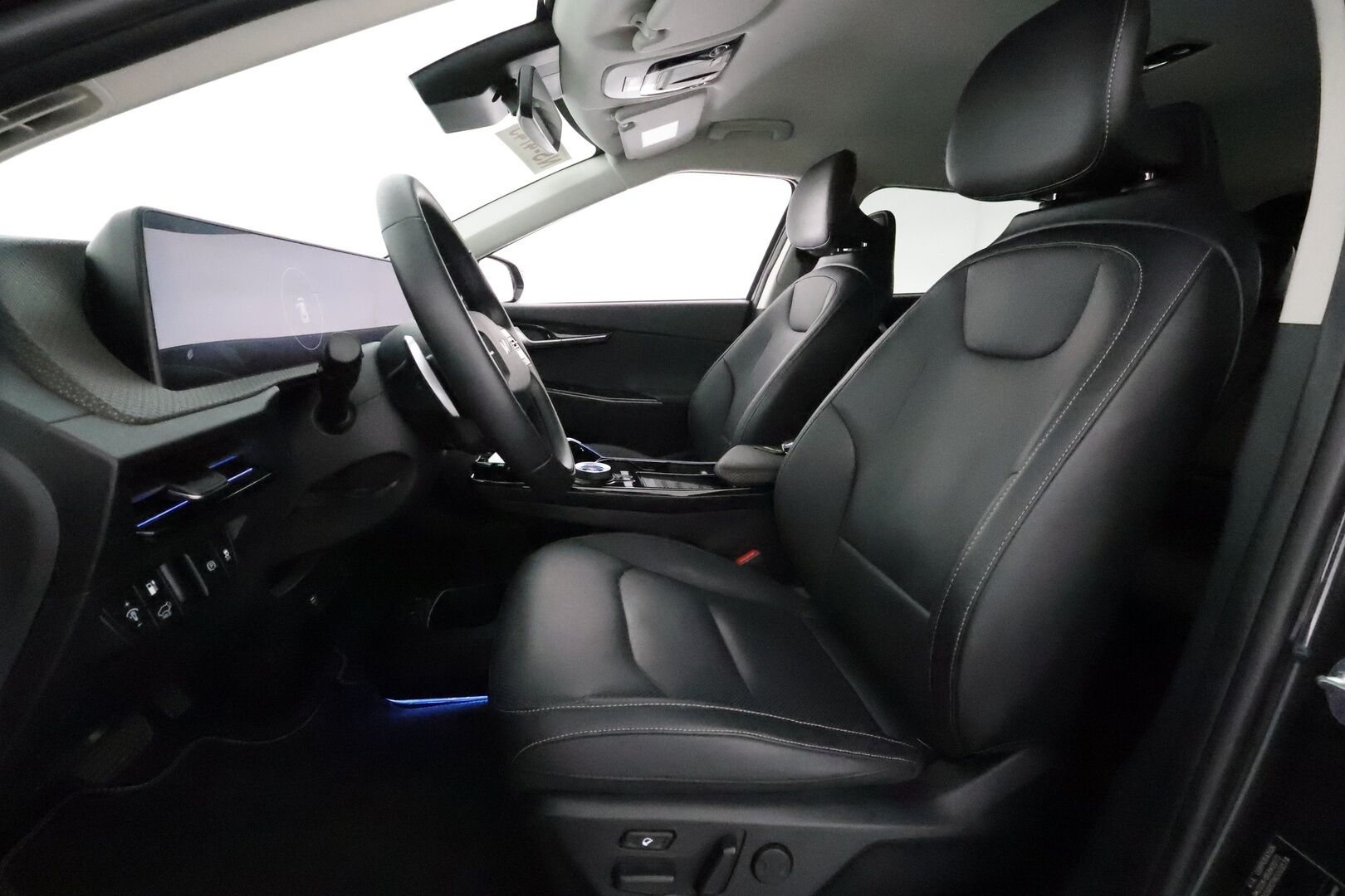KIA EV6 2022 AWD 77 kWh 325 hv **HUD / Meridian / Ilmastoidut nahat / Adapt.vakkari / Lämpöpumppu / 360.kamera / LED** - 3,99 % KORKOTARJOUS TÄHÄN AUTOON - 