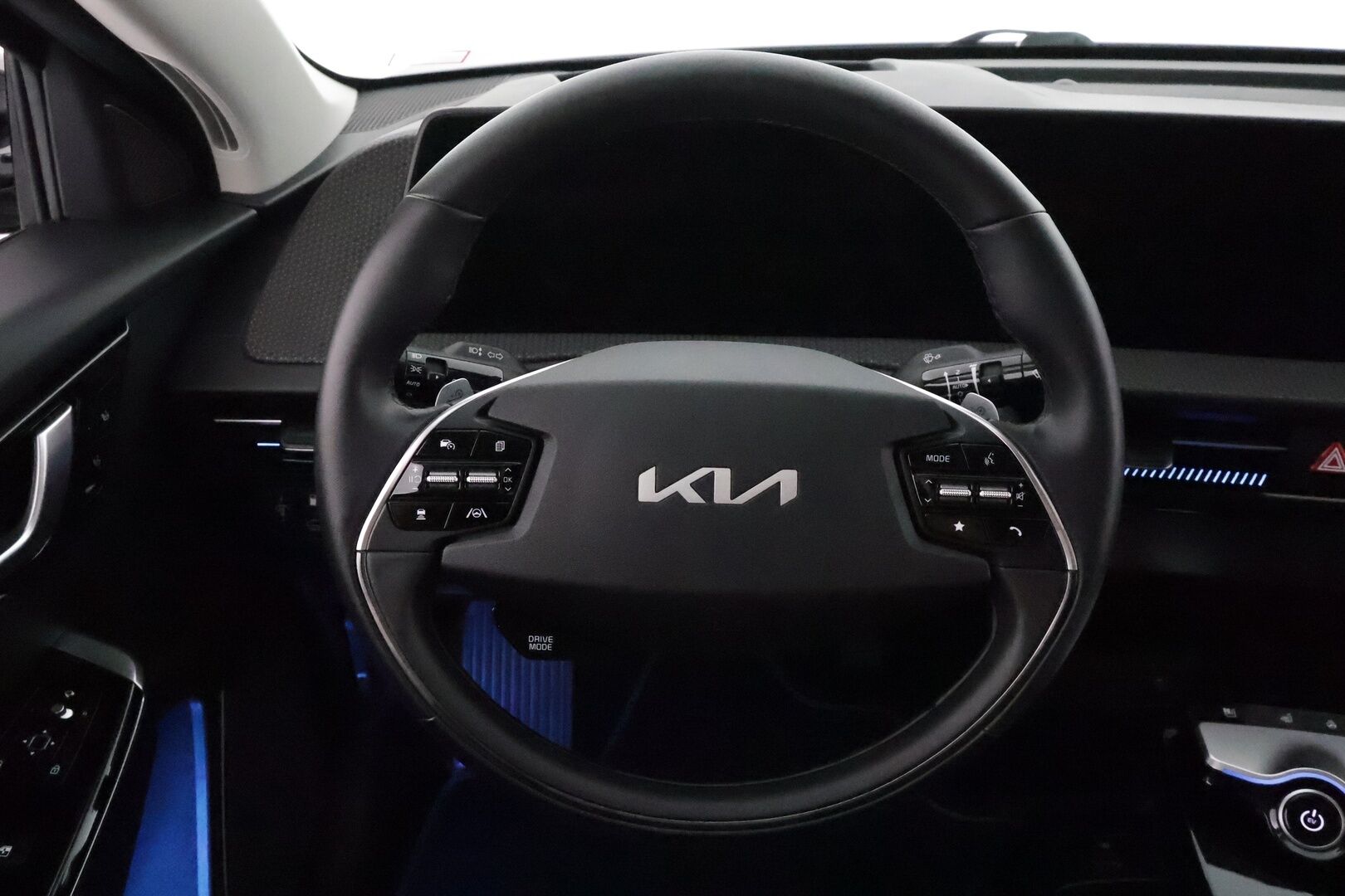 KIA EV6 2022 AWD 77 kWh 325 hv **HUD / Meridian / Ilmastoidut nahat / Adapt.vakkari / Lämpöpumppu / 360.kamera / LED** - 3,99 % KORKOTARJOUS TÄHÄN AUTOON - 