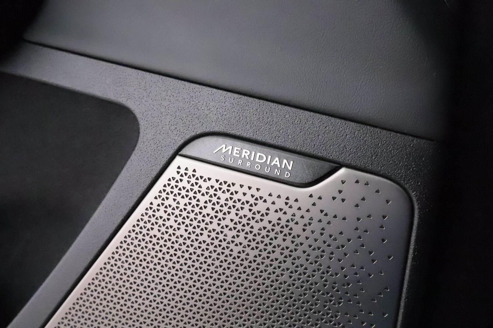 KIA EV6 2022 AWD 77 kWh 325 hv **HUD / Meridian / Ilmastoidut nahat / Adapt.vakkari / Lämpöpumppu / 360.kamera / LED** - 3,99 % KORKOTARJOUS TÄHÄN AUTOON - 