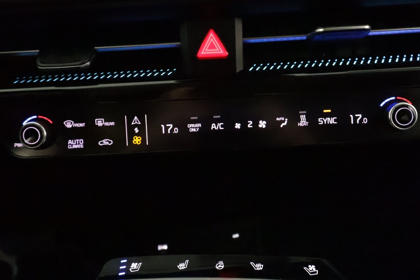 KIA EV6 2022 AWD 77 kWh 325 hv **HUD / Meridian / Ilmastoidut nahat / Adapt.vakkari / Lämpöpumppu / 360.kamera / LED** - 3,99 % KORKOTARJOUS TÄHÄN AUTOON - 