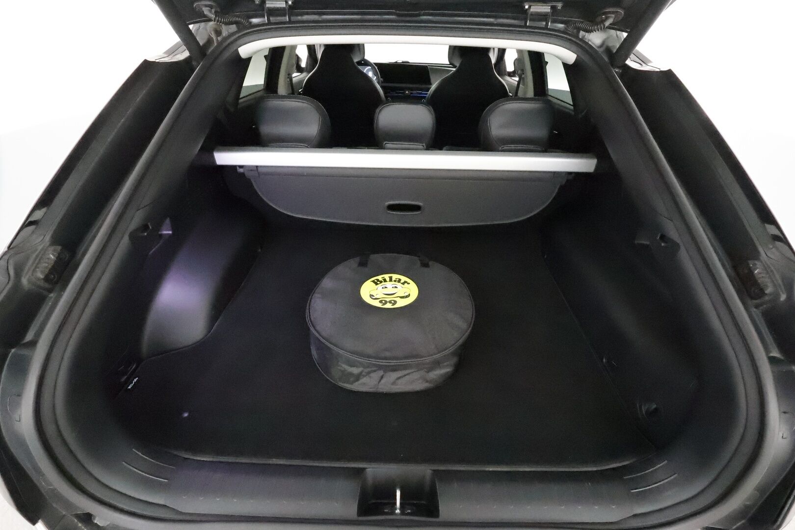 KIA EV6 2022 AWD 77 kWh 325 hv **HUD / Meridian / Ilmastoidut nahat / Adapt.vakkari / Lämpöpumppu / 360.kamera / LED** - 3,99 % KORKOTARJOUS TÄHÄN AUTOON - 