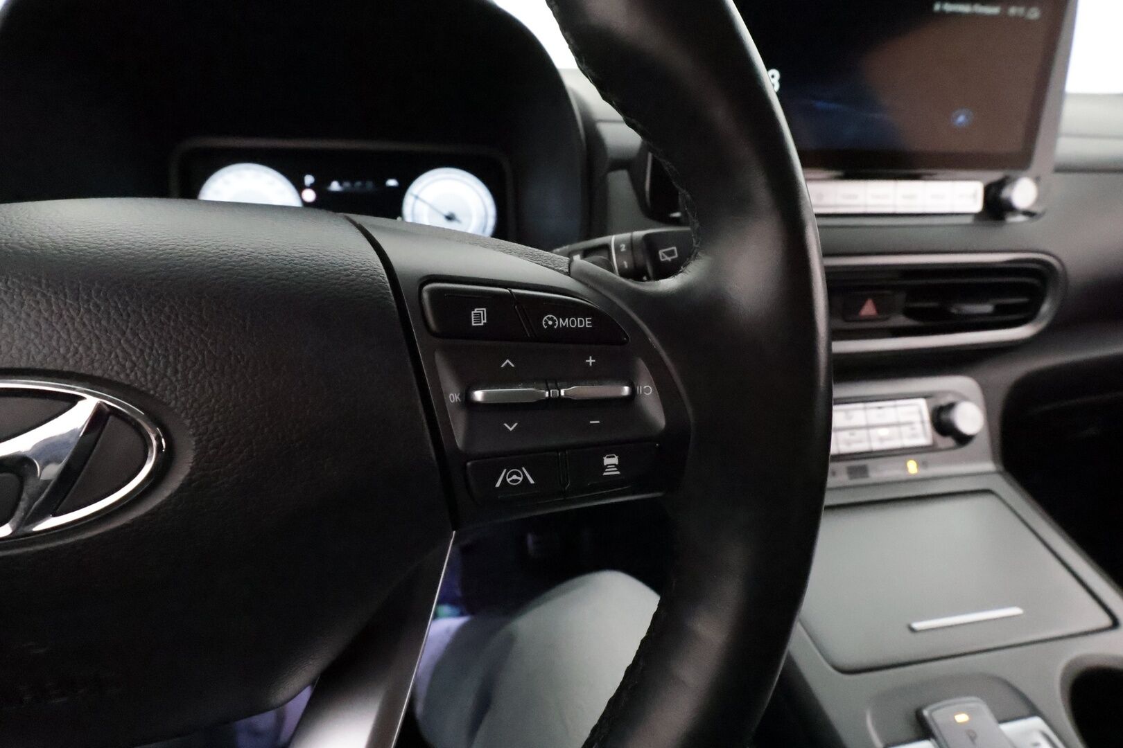 HYUNDAI KONA 2022 Trend 64 kWh **Adapt.vakkari / Lämpöpumppu / Krell / Digimittaristo / P.kamera / KeylessGo** - Merkkihuollettu / Akku kuntotarkastettu! 