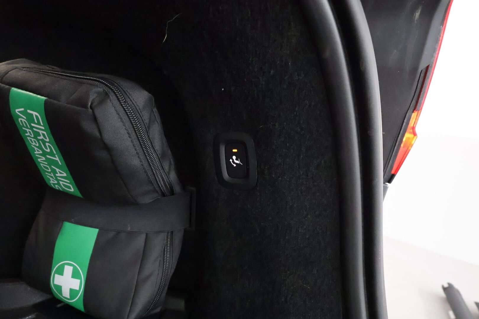 Volvo V90 2023 T6 AWD Long Range Plus Dark *ACC / Full LED / Koukku / Muistipenkit / Digimittaristo / BLIS / KeylessGo* - KATSO KAMPANJAHINTA! / Merkkihuollettu / SoH testattu / Kahdet renkaat / ALV - HULLUT BLACKWEEK JATKOT - KORKOTARJOUS 2,49%