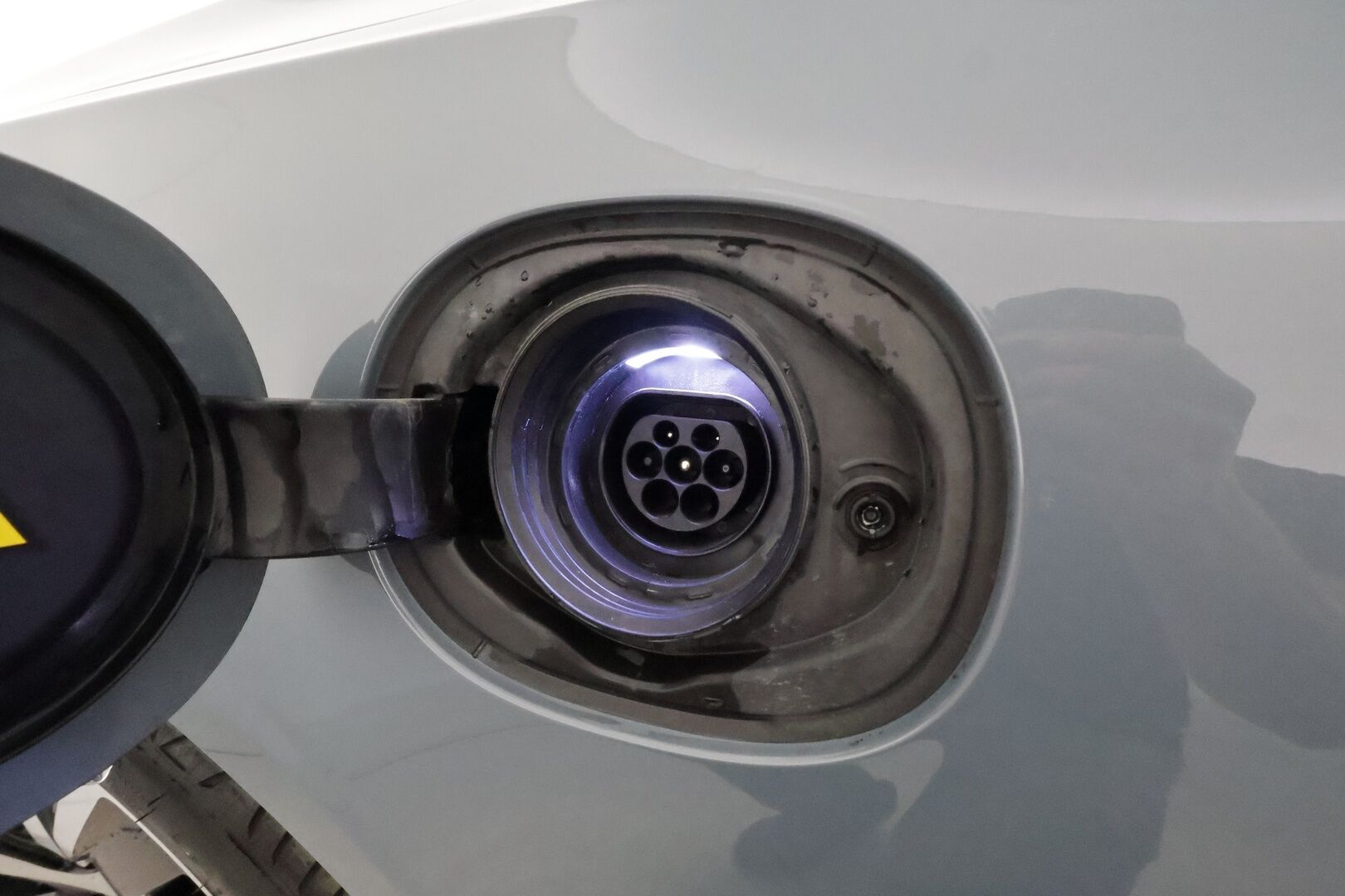 Volvo V90 2023 T6 AWD Long Range Plus Dark *ACC / Full LED / Koukku / Muistipenkit / Digimittaristo / BLIS / KeylessGo* - Merkkihuollettu / SoH testattu / Kahdet renkaat / ALV