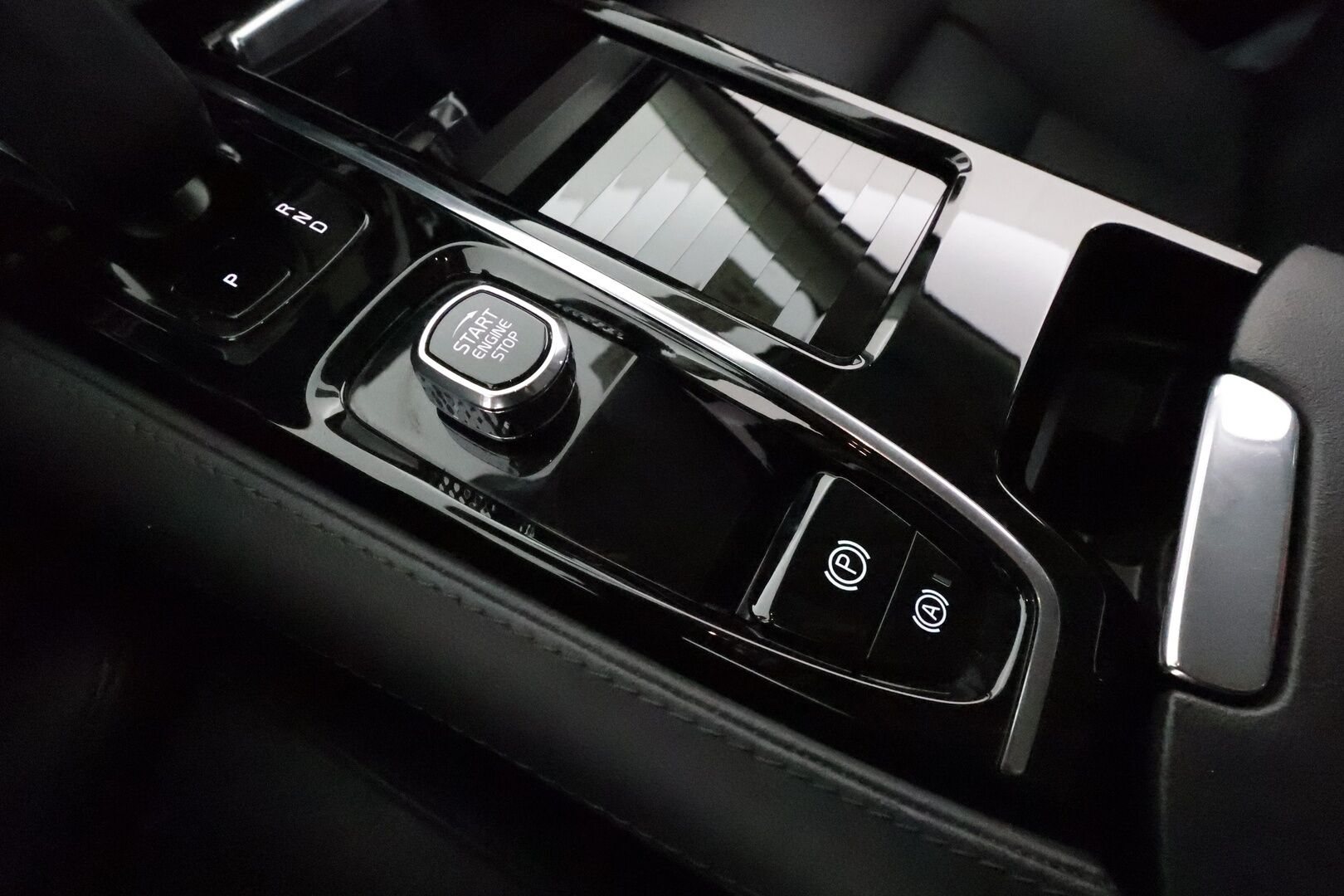 Volvo V90 2023 T6 AWD Long Range Plus Dark *ACC / Full LED / Koukku / Muistipenkit / Digimittaristo / BLIS / KeylessGo* - Merkkihuollettu / SoH testattu / Kahdet renkaat / ALV