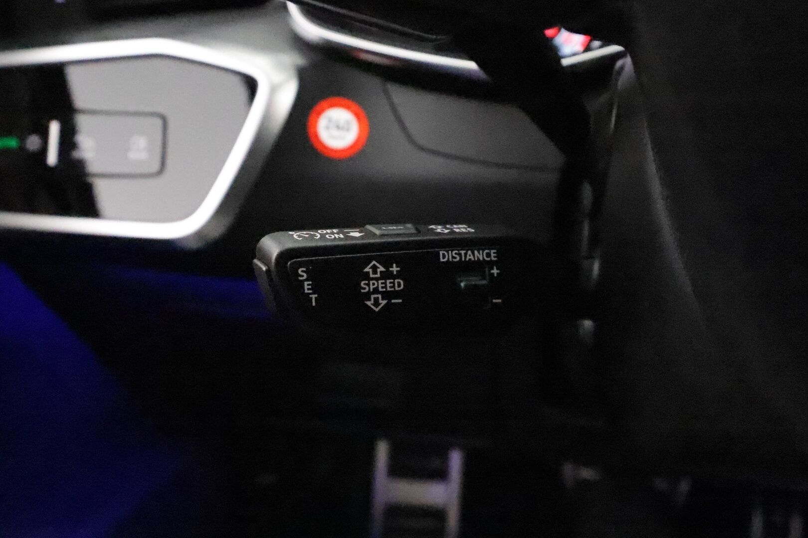 AUDI A6 2021 Avant 55TFSi e Quattro Sport S-tronic **Koukku / Matrix-LED / Adapt.Vakkari / 360° / Ilmastoidut&Hierovat Muistipenkit** - 3,99 % KORKOTARJOUS TÄHÄN AUTOON - Merkkihuollettu / 2x Latauskaapelit