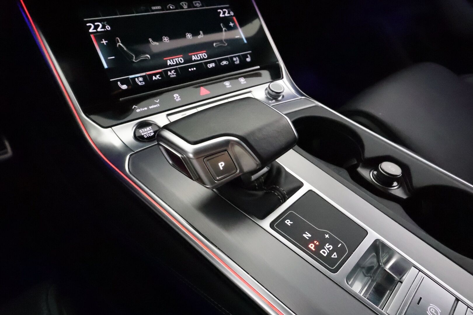 AUDI A6 2021 Avant 55TFSi e Quattro Sport S-tronic **Koukku / Matrix-LED / Adapt.Vakkari / 360° / Ilmastoidut&Hierovat Muistipenkit** - 3,99 % KORKOTARJOUS TÄHÄN AUTOON - Merkkihuollettu / 2x Latauskaapelit