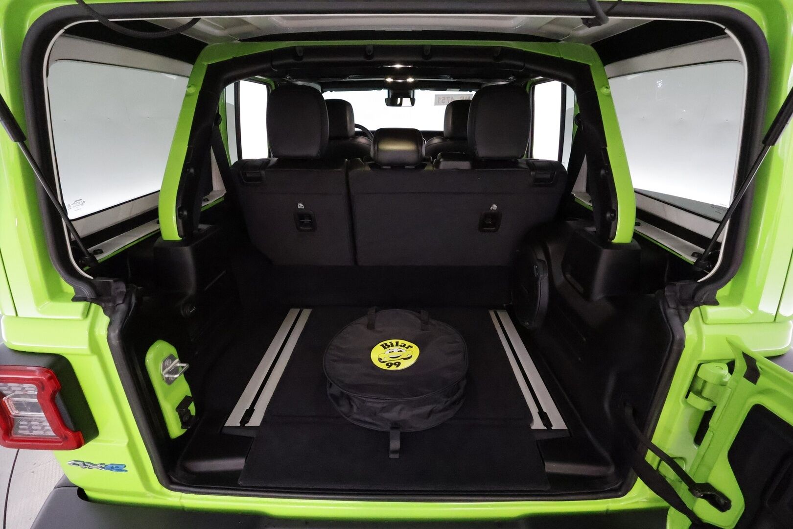 JEEP WRANGLER 2022 2,0 PHEV AT8 4x4 Sahara **Adapt.vakkari / Alpine Audio / Sahara nahkaverhoilu / P.kamerat / Koukku** - 2,99 % KORKOTARJOUS TÄHÄN AUTOON - 