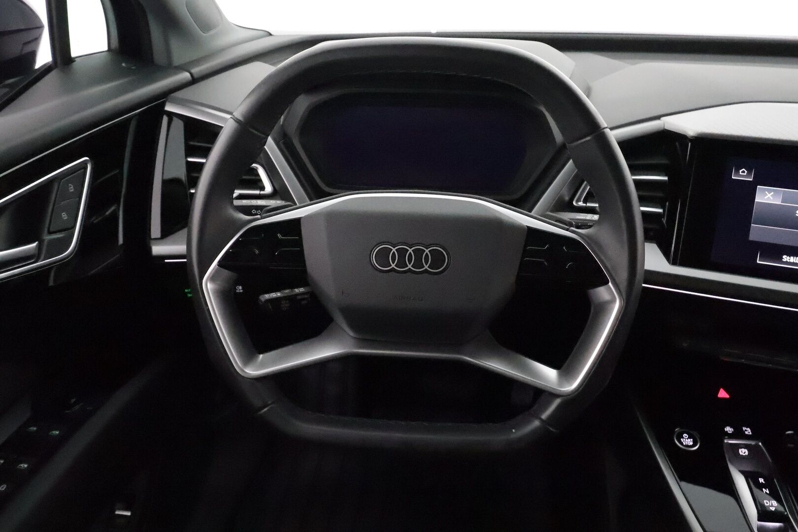 AUDI Q4 E-TRON 2022 50 e-tron quattro **Adapt.vakkari / Lämpöpumppu / Sporttipenkit / P.kamera / KeylessGo / Koukku / Digimittaristo** - 3,99 % KORKOTARJOUS TÄHÄN AUTOON - Akku kuntotarkastettu!
