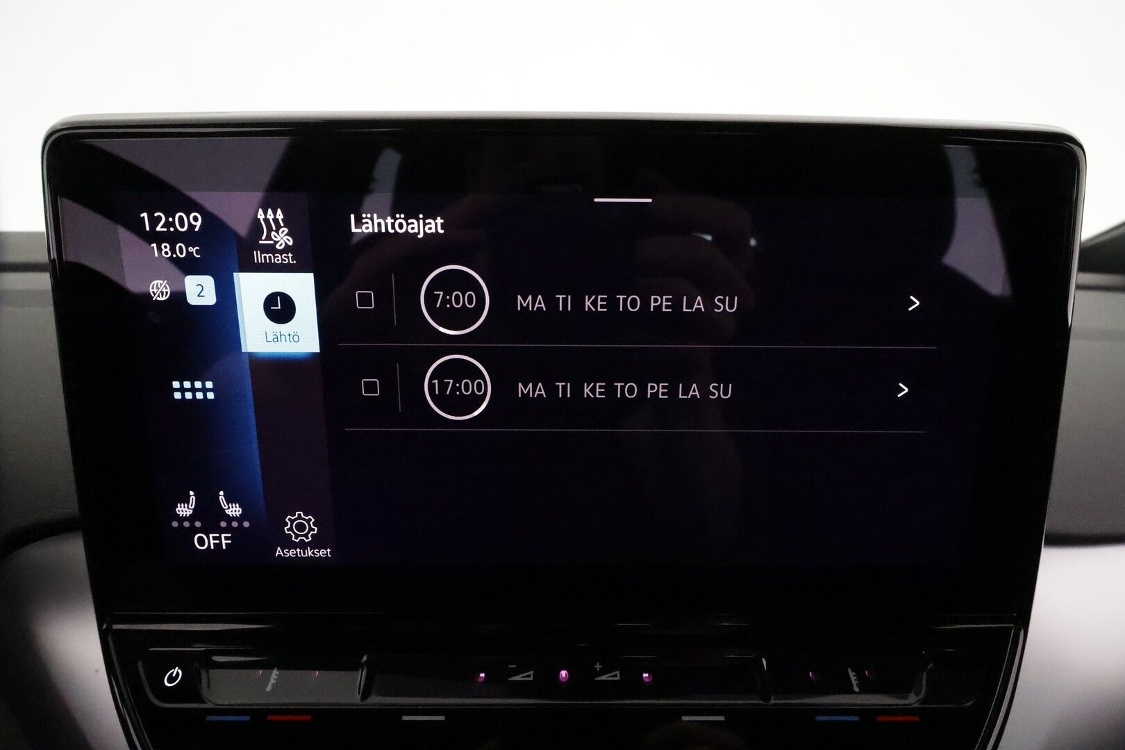 VOLKSWAGEN ID.4 2022 150 Pro Performance **Adapt.vakkari / Lämpöpumppu / P.tutkat / Digimittaristo / LED** - Akku kuntotarkastettu / Merkkihuollettu / Ratinlämmitin / Lämmitettävä tuulilasi