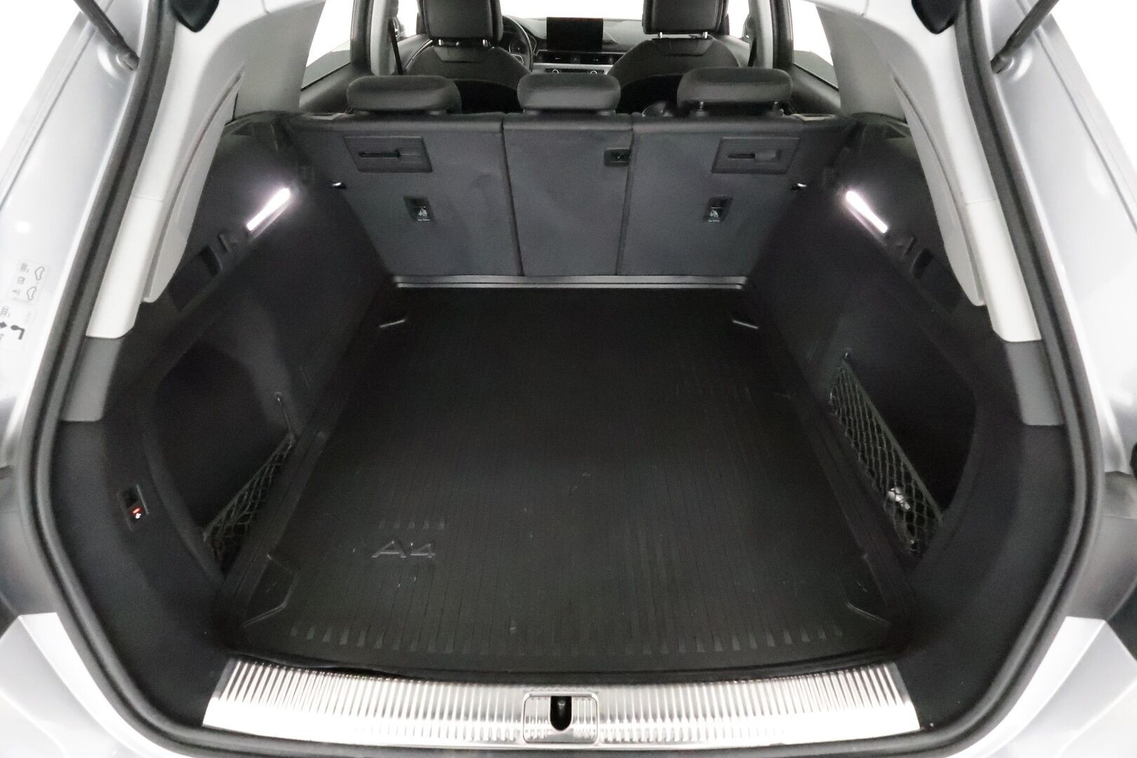 AUDI A4 ALLROAD 2020 Business 45 TFSI 180kW MHEV quattro S tronic **Webasto / Matrix / Adapt.vakkari / Koukku / P.kamera / KeylessGo** - 3,99 % KORKOTARJOUS TÄHÄN AUTOON - Sporttipenkit / Facelift