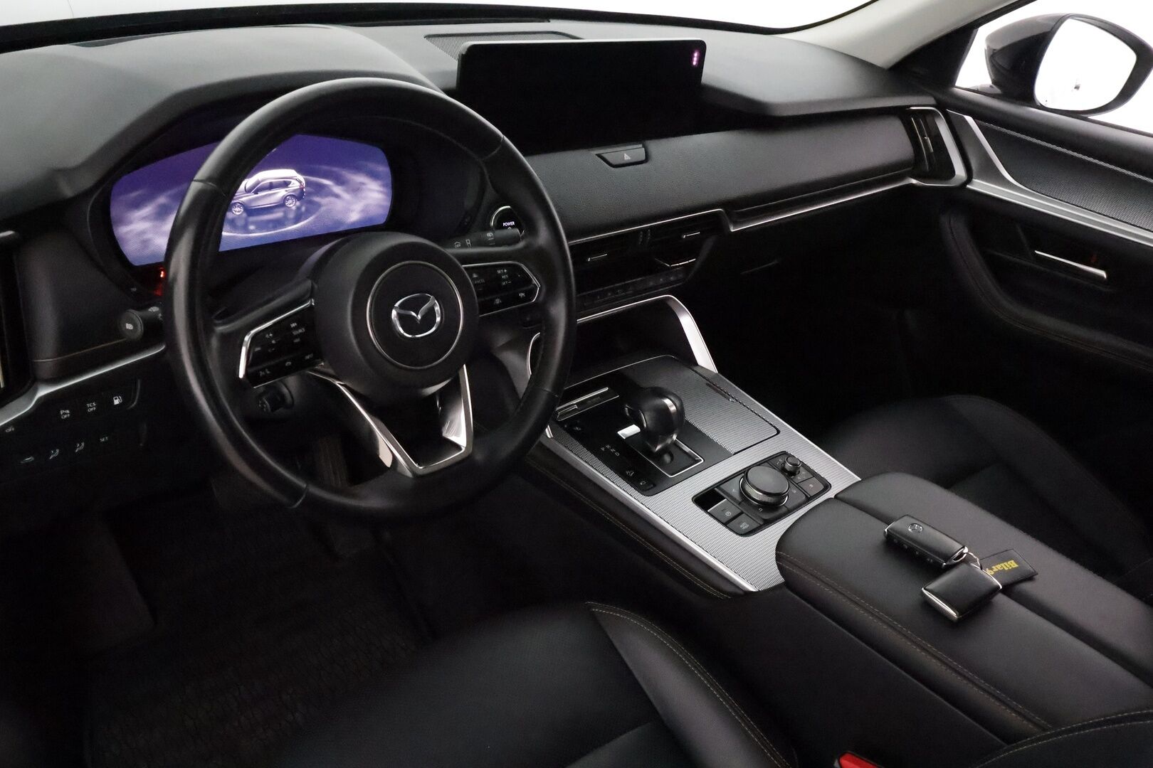 MAZDA CX-60 2023 2.5 PHEV 8AT AWD Homura **HUD / Bose / 360.kamera / Ilmastoidut nahat / Digimittaristo / Adapt.vakkari / LED** - 3,99 % KORKOTARJOUS TÄHÄN AUTOON - Merkkihuollettu / Muistipenkki / Sähköluukku
