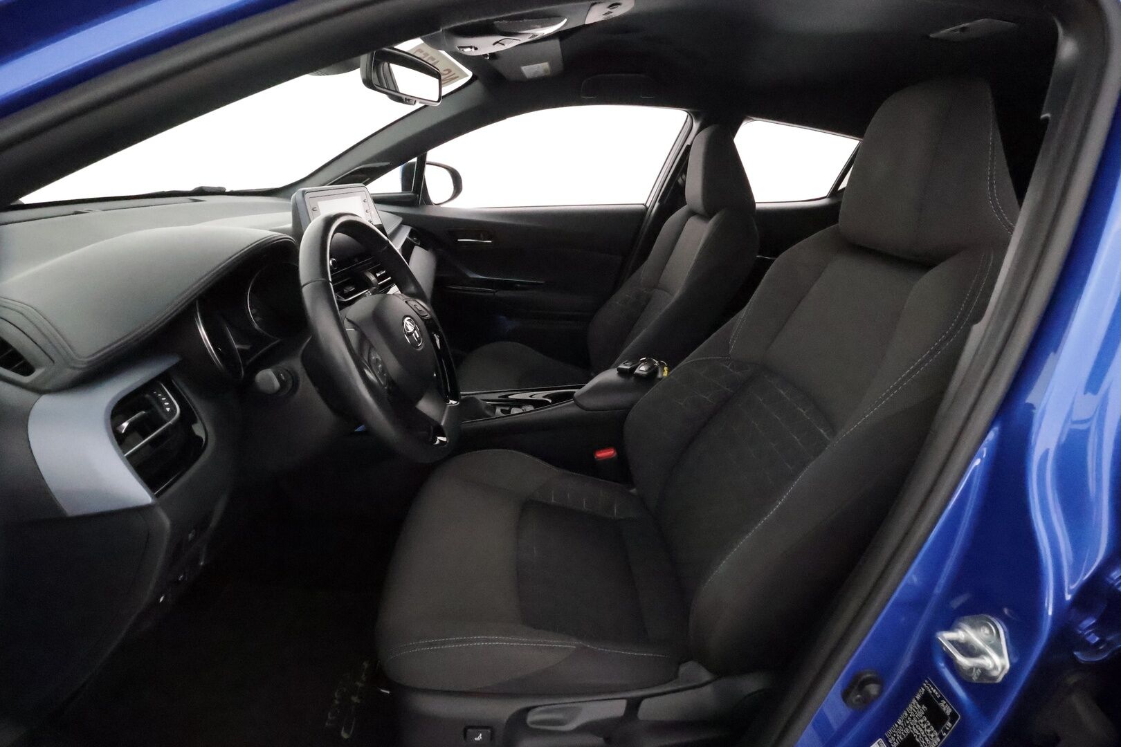 TOYOTA C-HR 2021 1.8 Hybrid X-Edition **Adapt.vakkari / JBL / LED / P.kamera / KeylessGo / Ratinlämmitin** - Kahdet renkaat aluvanteilla