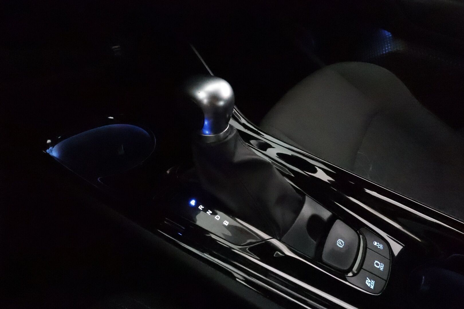 TOYOTA C-HR 2021 1.8 Hybrid X-Edition **Adapt.vakkari / JBL / LED / P.kamera / KeylessGo / Ratinlämmitin** - Kahdet renkaat aluvanteilla
