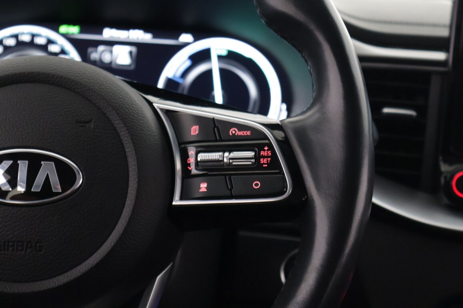 KIA XCEED 2020 1,6 GDI Plug-In Hybrid Business Premium DCT **Adapt.vakkari / P.kamera / Digimittaristo / KeylessGo / Puolinahat** - Merkkihuollettu / Kahdet renkaat aluvanteilla