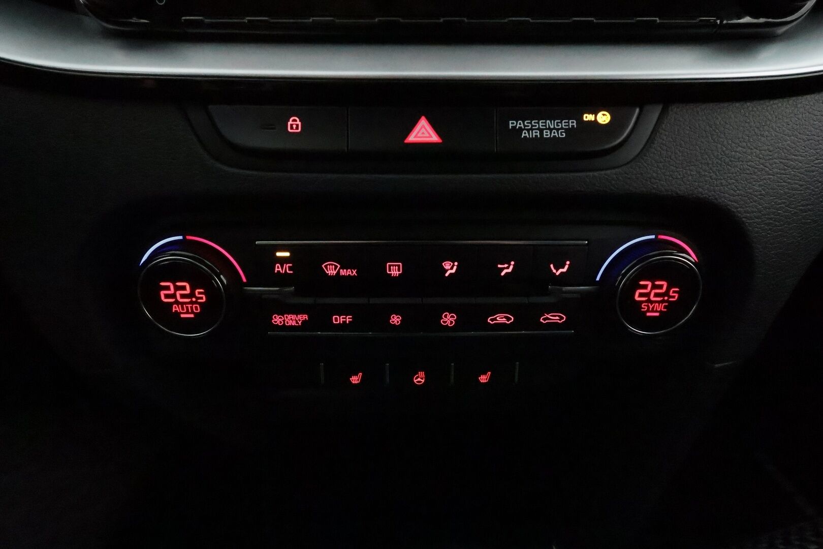 KIA XCEED 2020 1,6 GDI Plug-In Hybrid Business Premium DCT **Adapt.vakkari / P.kamera / Digimittaristo / KeylessGo / Puolinahat** - Merkkihuollettu / Kahdet renkaat aluvanteilla