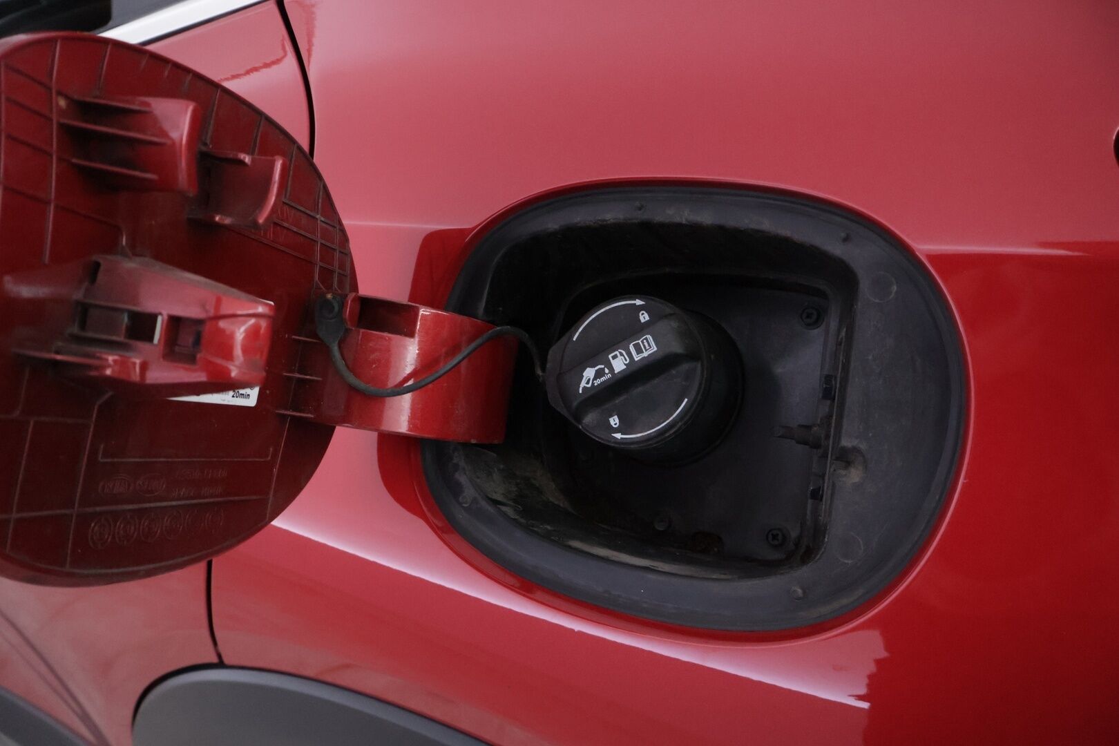 KIA XCEED 2020 1,6 GDI Plug-In Hybrid Business Premium DCT **Adapt.vakkari / P.kamera / Digimittaristo / KeylessGo / Puolinahat** - Merkkihuollettu / Kahdet renkaat aluvanteilla