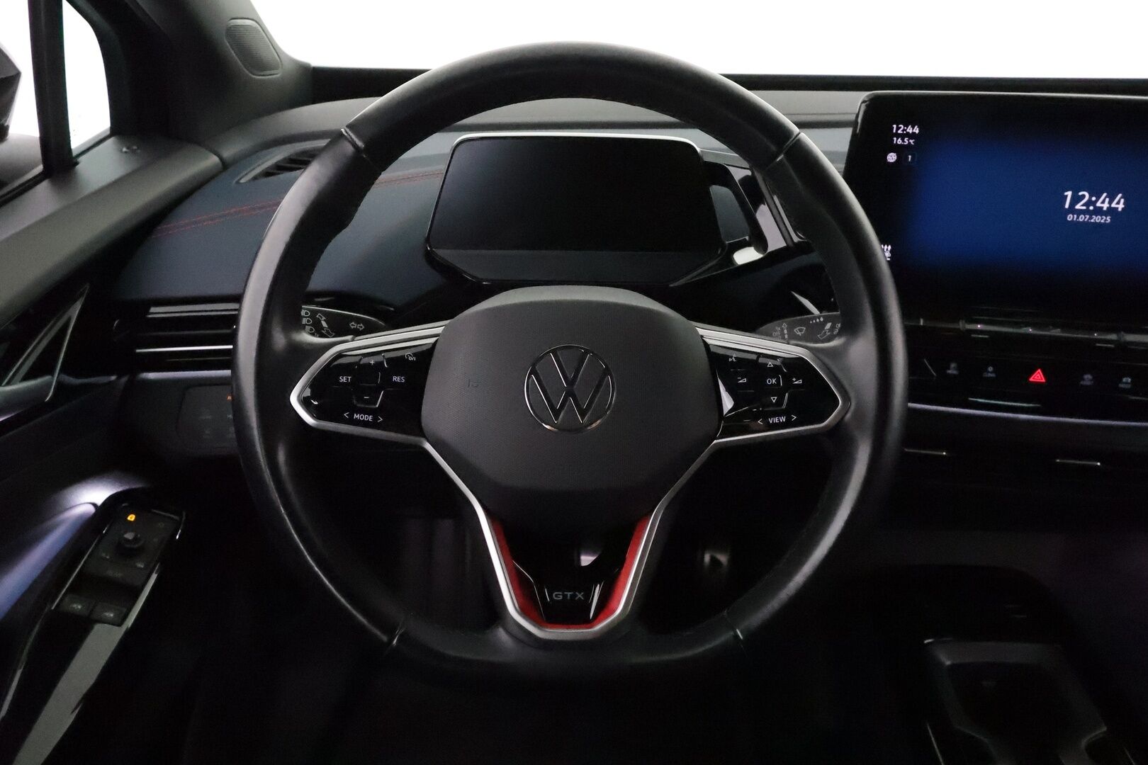 VOLKSWAGEN ID.5 2022 GTX Dual Motor AWD Business, akku 77 kWh - 3,99 % KORKOTARJOUS TÄHÄN AUTOON - Lämpöpumppu / Matrix LED / Adapt.Vakkari / Vetokoukku / Navi / Merkkihuollot / Puolinahkasisusta / Hyvillä varusteilla!