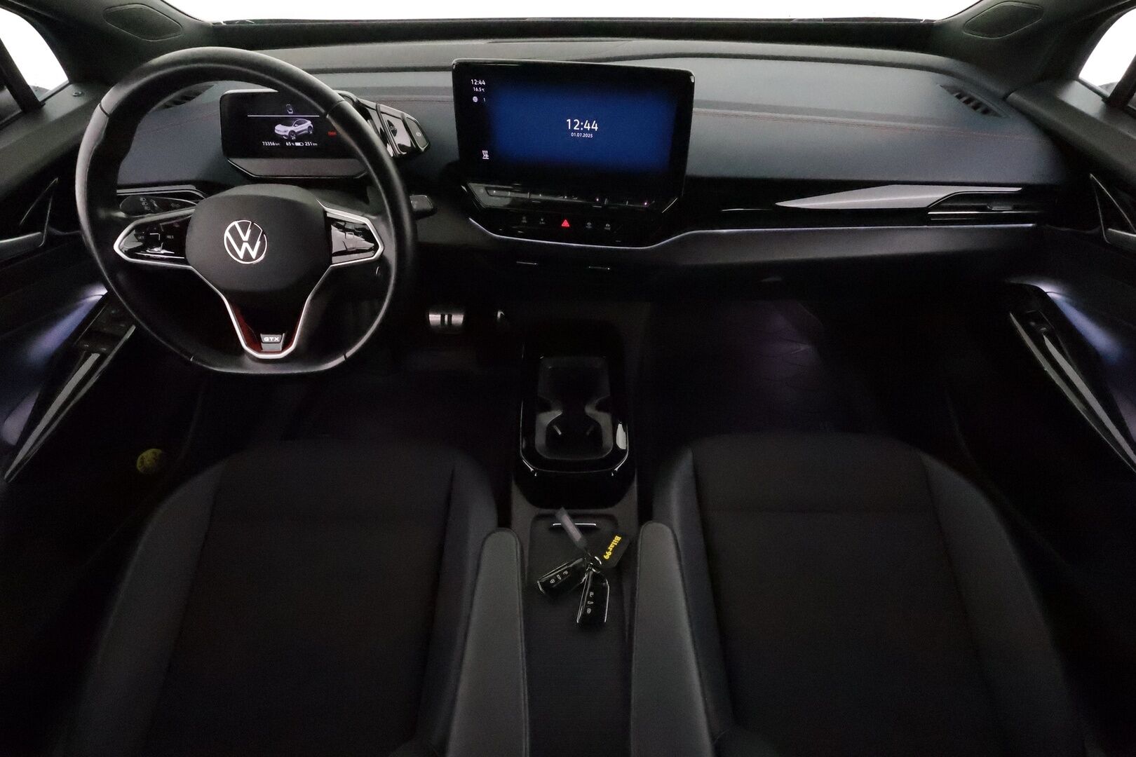 VOLKSWAGEN ID.5 2022 GTX Dual Motor AWD Business, akku 77 kWh - 3,99 % KORKOTARJOUS TÄHÄN AUTOON - Lämpöpumppu / Matrix LED / Adapt.Vakkari / Vetokoukku / Navi / Merkkihuollot / Puolinahkasisusta / Hyvillä varusteilla!
