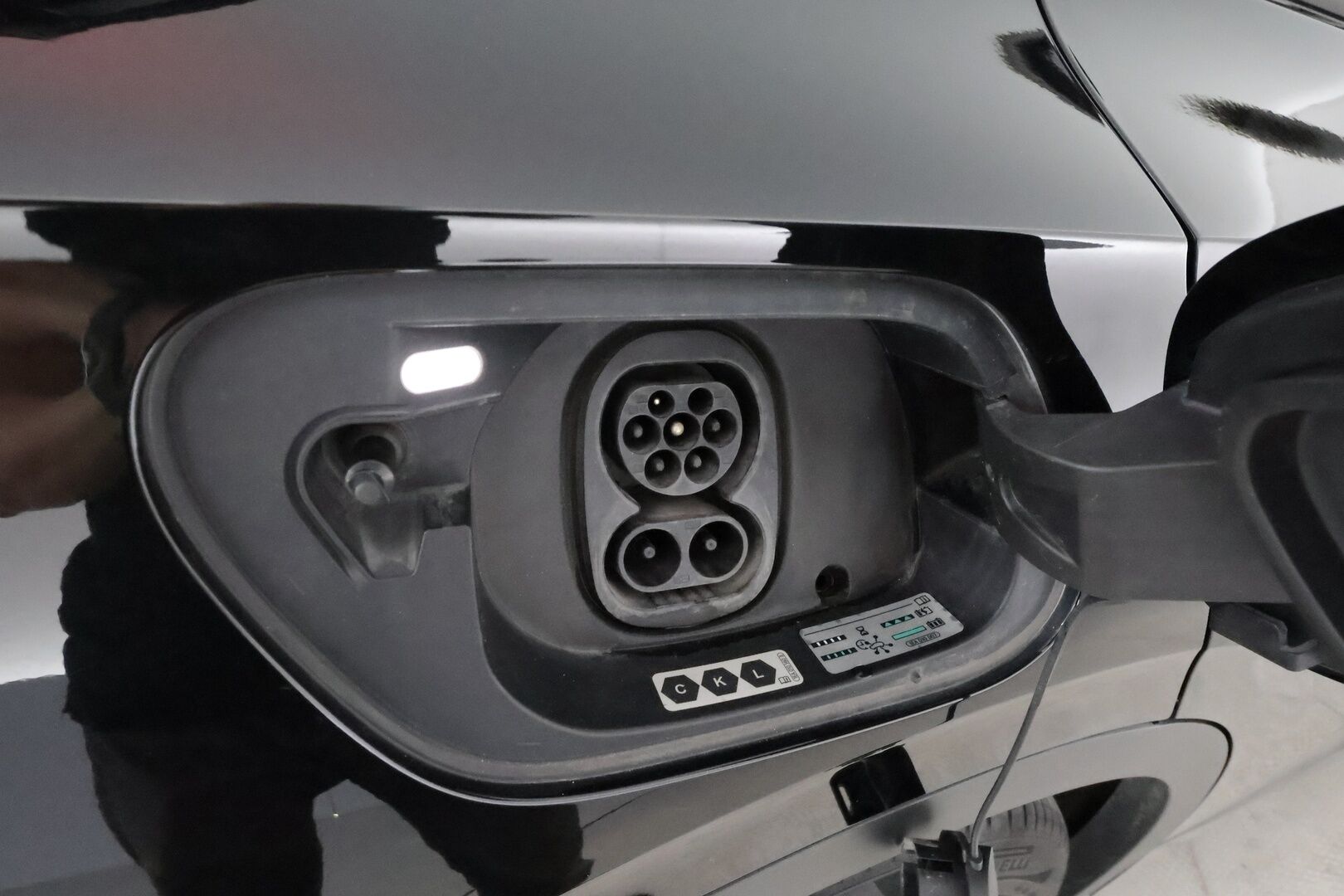 VOLKSWAGEN ID.5 2022 GTX Dual Motor AWD Business, akku 77 kWh - 3,99 % KORKOTARJOUS TÄHÄN AUTOON - Lämpöpumppu / Matrix LED / Adapt.Vakkari / Vetokoukku / Navi / Merkkihuollot / Puolinahkasisusta / Hyvillä varusteilla!