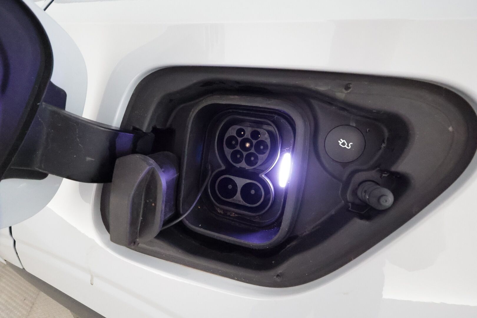 POLESTAR 2 2022 Long Range AWD 78kWh **H&K / PIlot&Plus / Muistipenkki / Lämpöpumppu / Adapt.vakkari / Lasikatto / Koukku / 360** - 3,99 % KORKOTARJOUS TÄHÄN AUTOON - Akku kuntotarkastettu / Merkkihuollettu / Ratinlämmitin / WeaveTech-verhoilu / Pixel LED