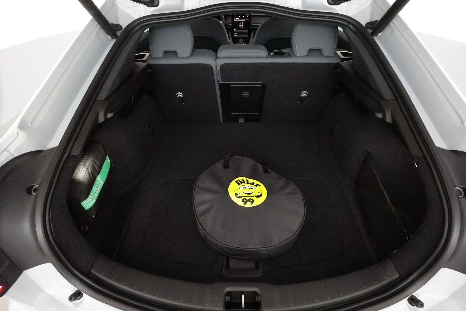 POLESTAR 2 2022 Long Range AWD 78kWh **H&K / PIlot&Plus / Muistipenkki / Lämpöpumppu / Adapt.vakkari / Lasikatto / Koukku / 360** - 3,99 % KORKOTARJOUS TÄHÄN AUTOON - Akku kuntotarkastettu / Merkkihuollettu / Ratinlämmitin / WeaveTech-verhoilu / Pixel LED