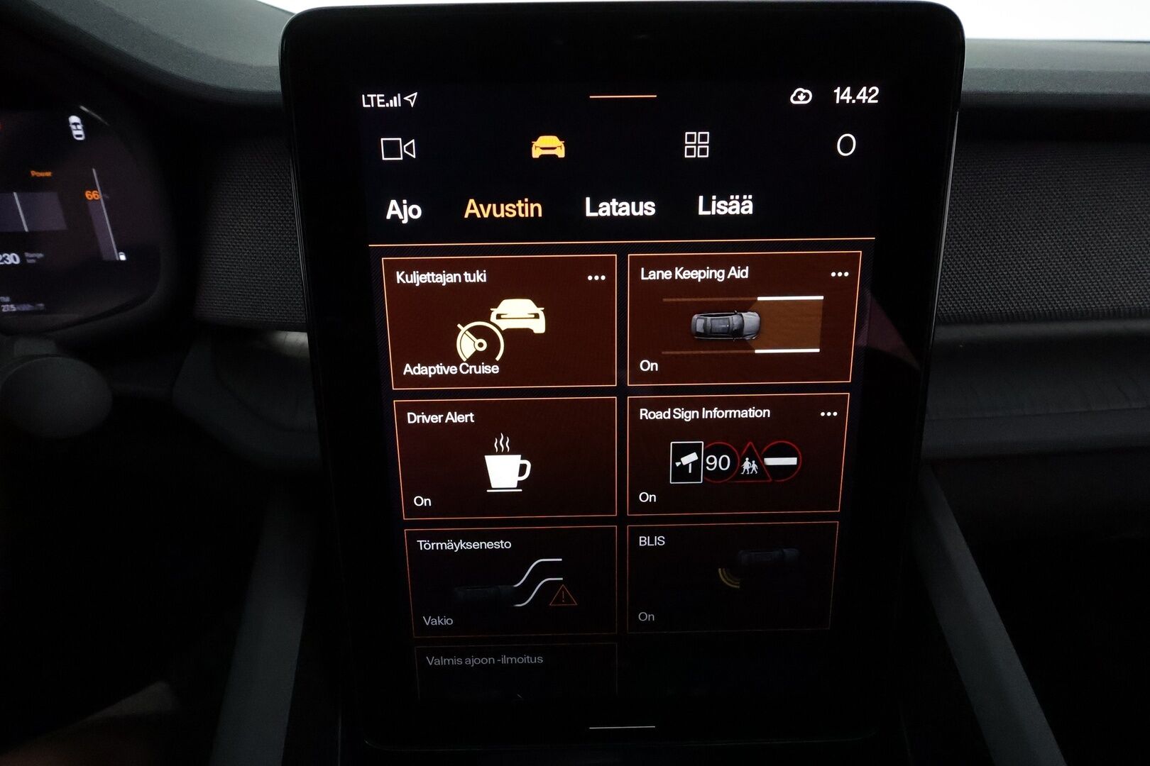 POLESTAR 2 2022 Long Range AWD 78kWh **H&K / PIlot&Plus / Muistipenkki / Lämpöpumppu / Adapt.vakkari / Lasikatto / Koukku / 360** - 3,99 % KORKOTARJOUS TÄHÄN AUTOON - Akku kuntotarkastettu / Merkkihuollettu / Ratinlämmitin / WeaveTech-verhoilu / Pixel LED