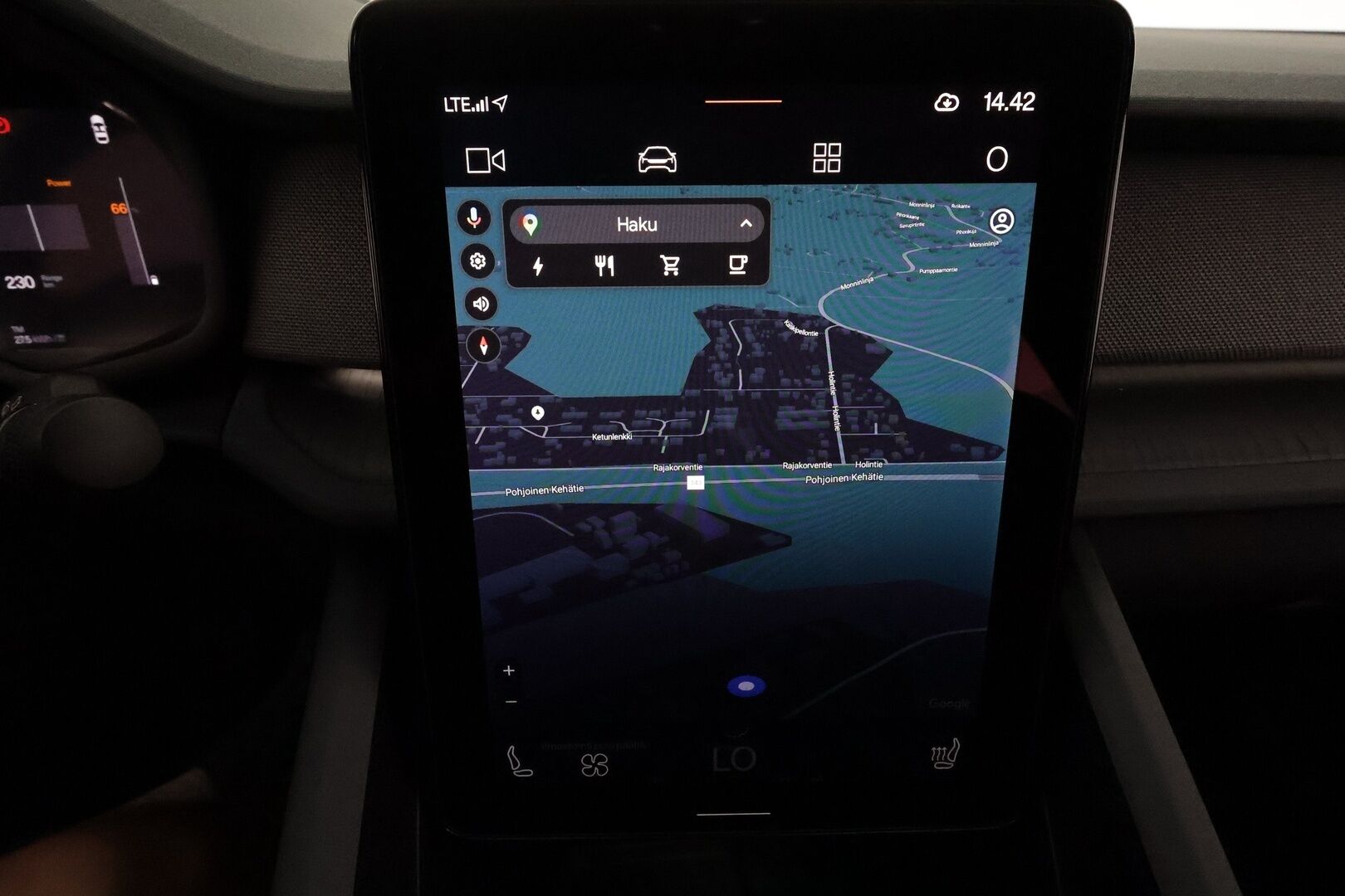 POLESTAR 2 2022 Long Range AWD 78kWh **H&K / PIlot&Plus / Muistipenkki / Lämpöpumppu / Adapt.vakkari / Lasikatto / Koukku / 360** - 3,99 % KORKOTARJOUS TÄHÄN AUTOON - Akku kuntotarkastettu / Merkkihuollettu / Ratinlämmitin / WeaveTech-verhoilu / Pixel LED